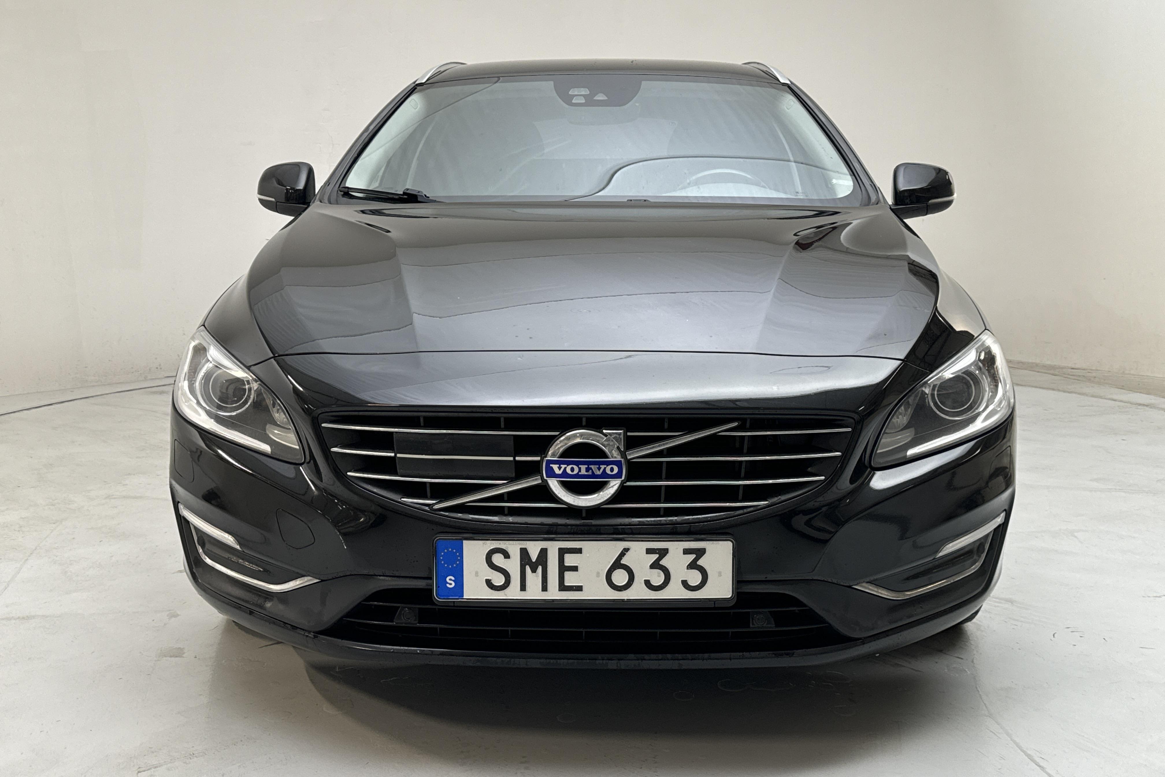 Volvo V60 D3 (150hk) - 22 690 mil - Automat - svart - 2018