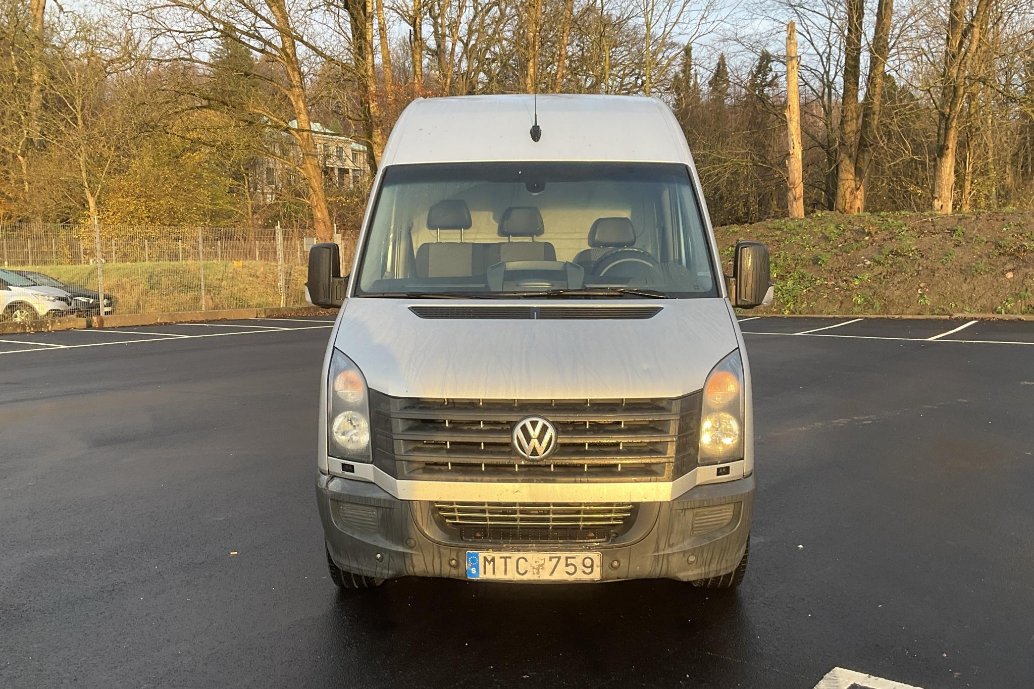 VW Crafter 35 2.0 TDI Skåp (163hk) - 182 590 km - Manuaalinen - hopea - 2012