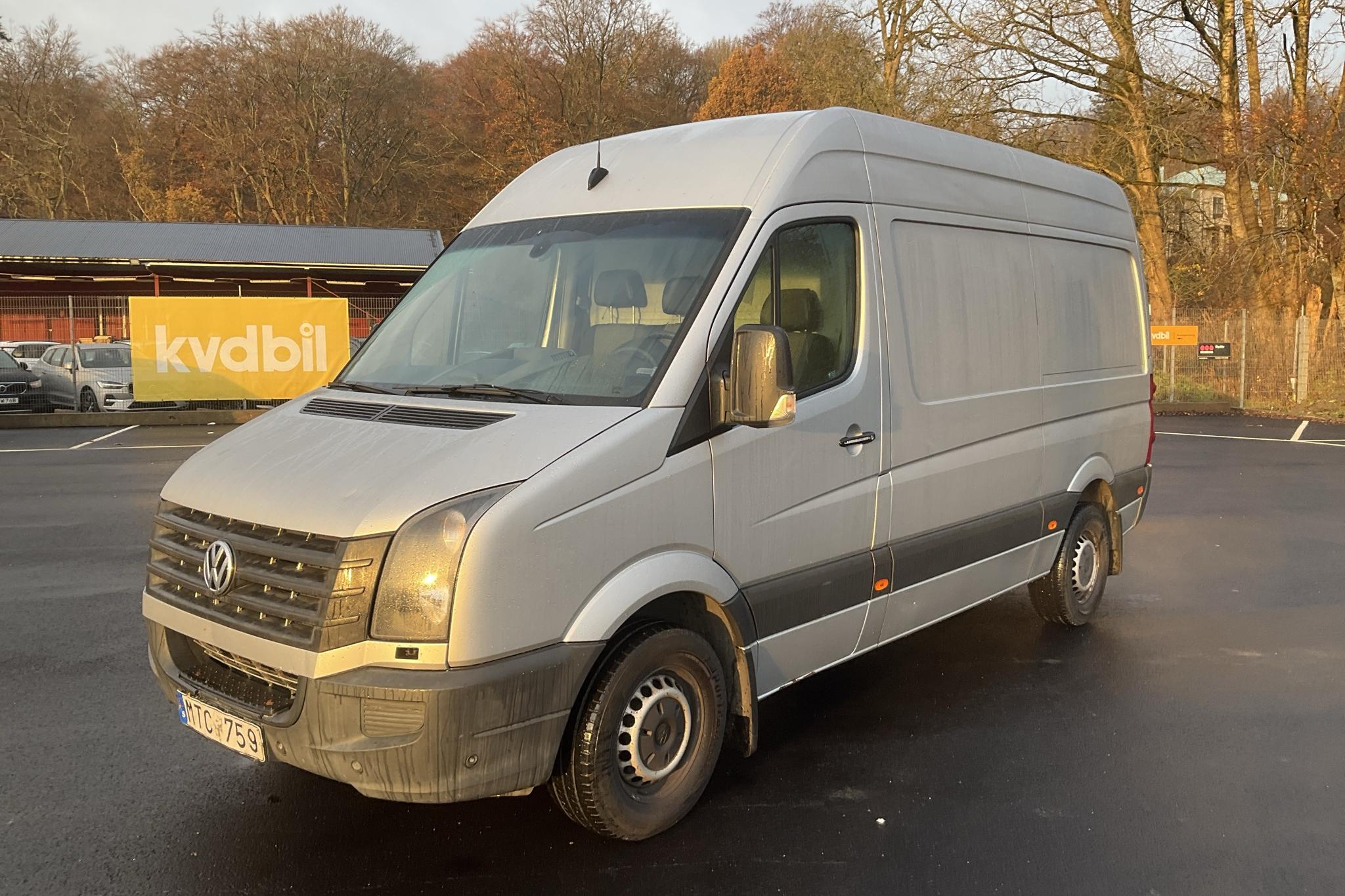 VW Crafter 35 2.0 TDI Skåp (163hk) - 182 590 km - Manuaalinen - hopea - 2012