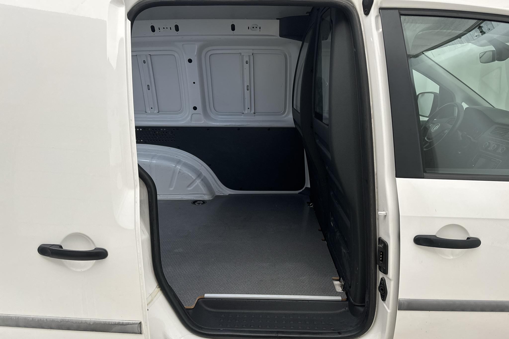 VW Caddy 2.0 TDI Skåp (150hk) - 94 770 km - Automatic - white - 2019