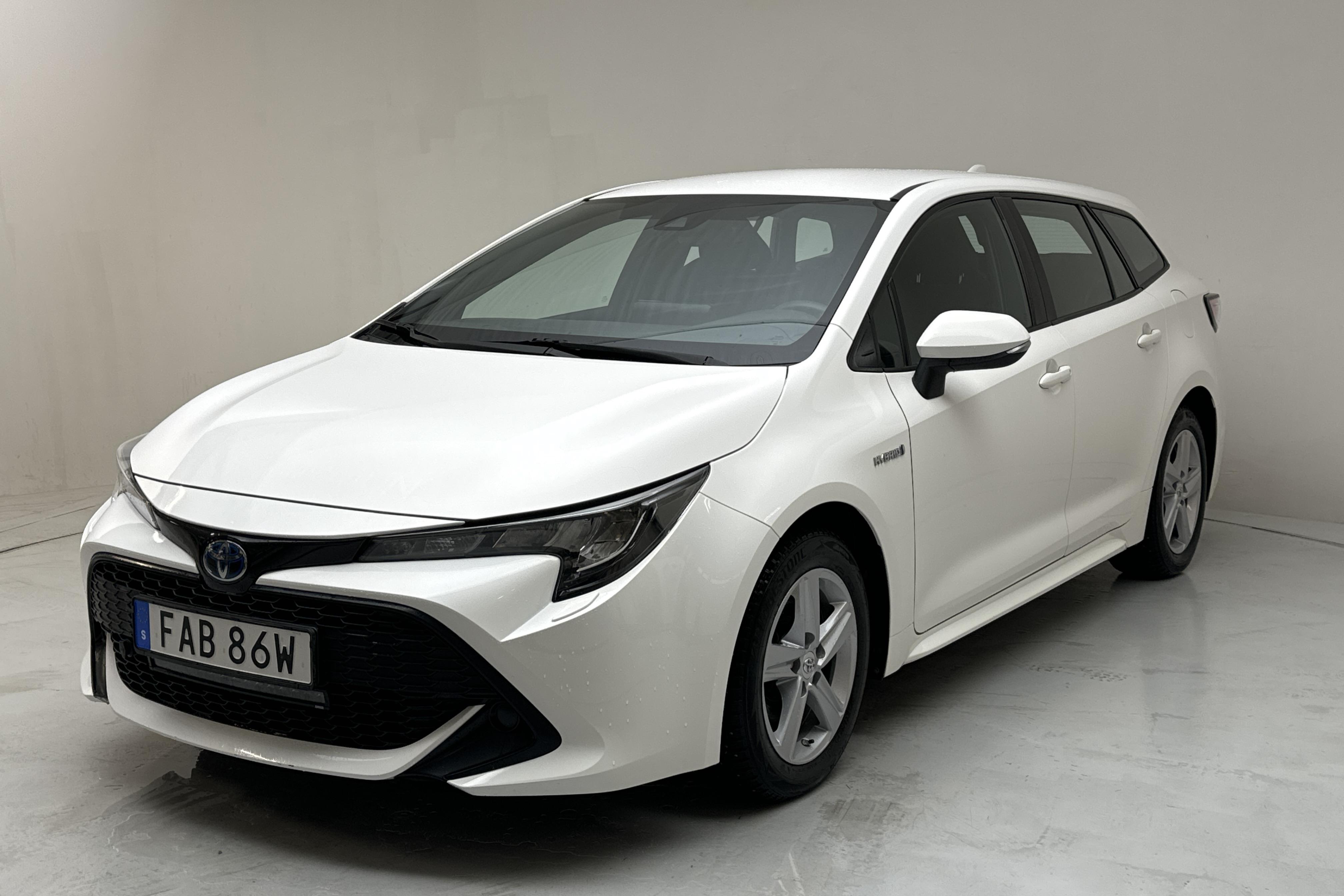 Toyota Corolla 1.8 Hybrid Touring Sports (122hk) - 5 245 mil - Automat - vit - 2019