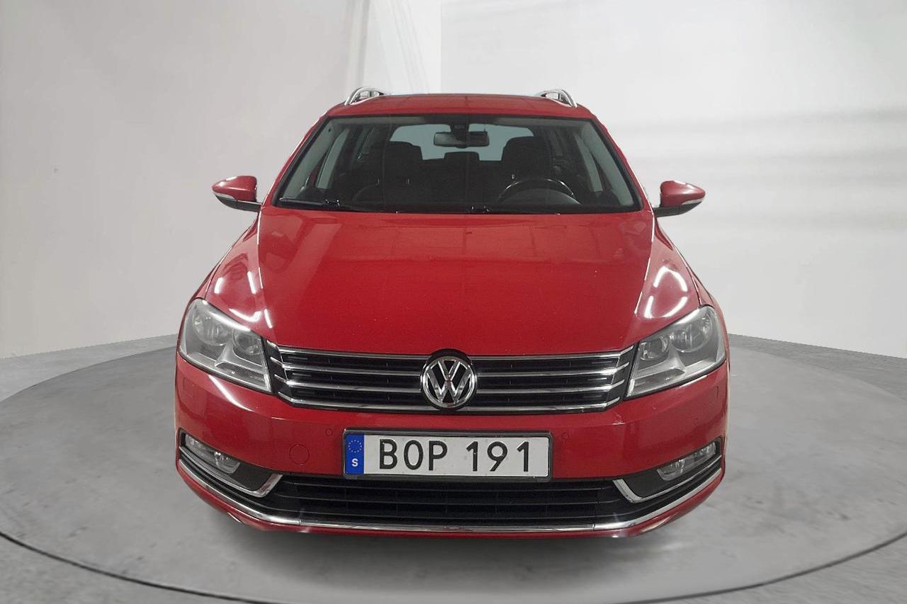 VW Passat 2.0 TDI BlueMotion Technology Variant 4Motion (177hk) - 196 440 km - Automaatne - punane - 2014