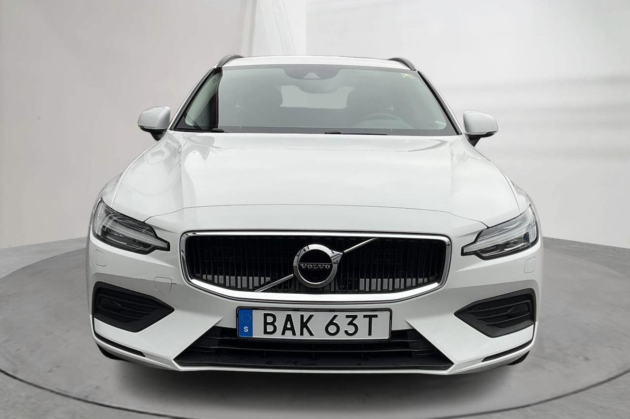 Volvo V60 B4 Mildhybrid, Diesel (197hk) - 8 393 mil - Automat - vit - 2022