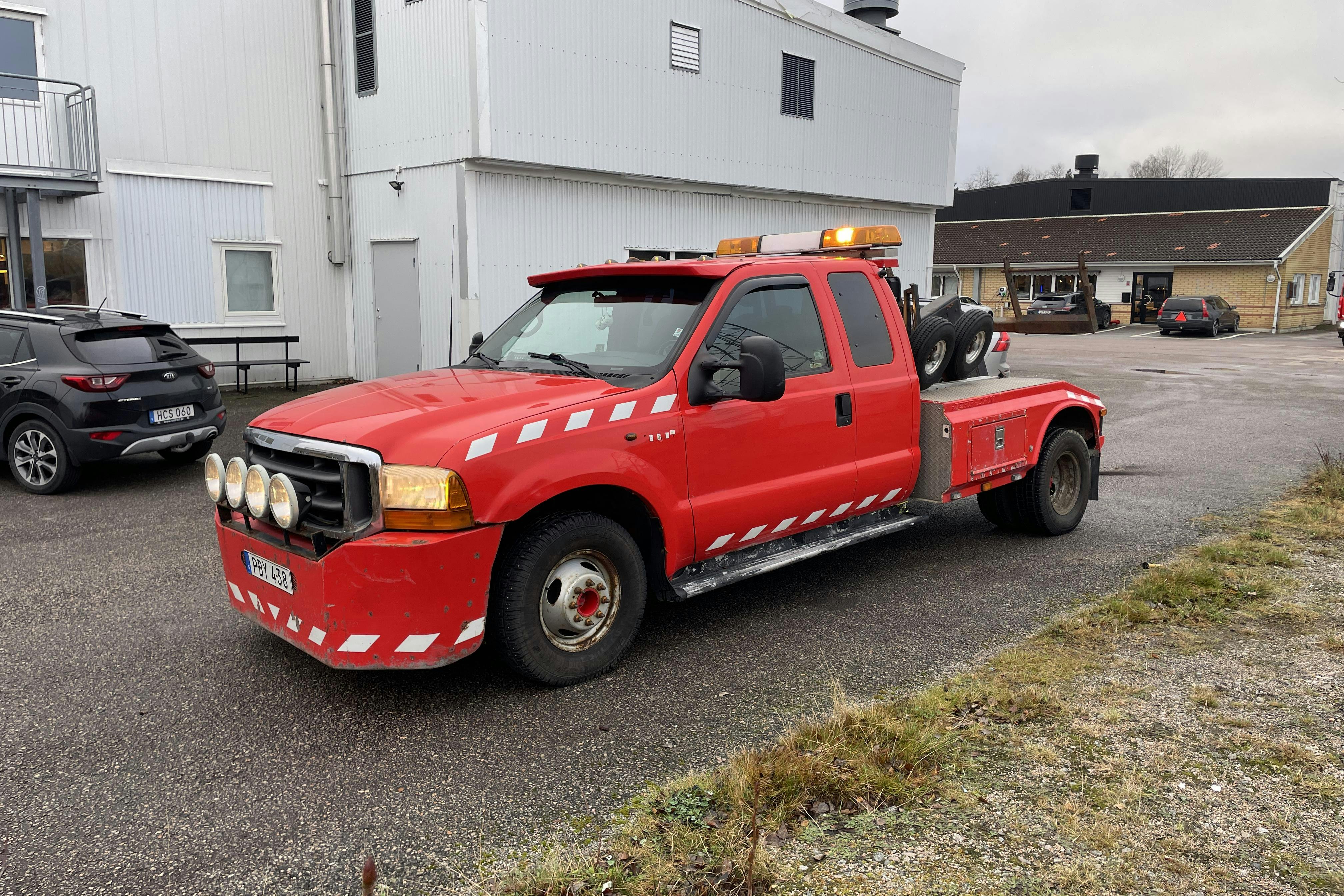 FORD TS F350SD - 521 075 km - Automaatne - punane - 2000