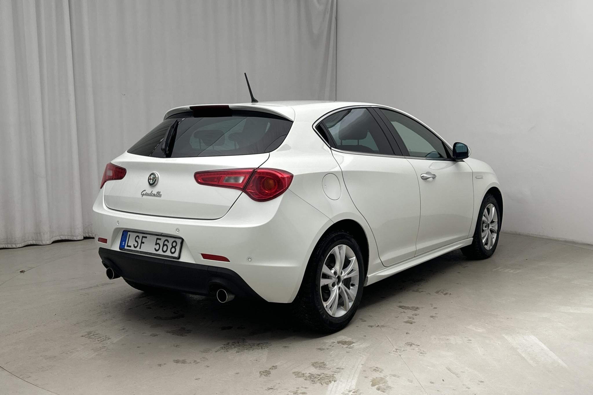 Alfa Romeo Giulietta 2.0 JTDm (140hk) - 181 080 km - Käsitsi - valge - 2011