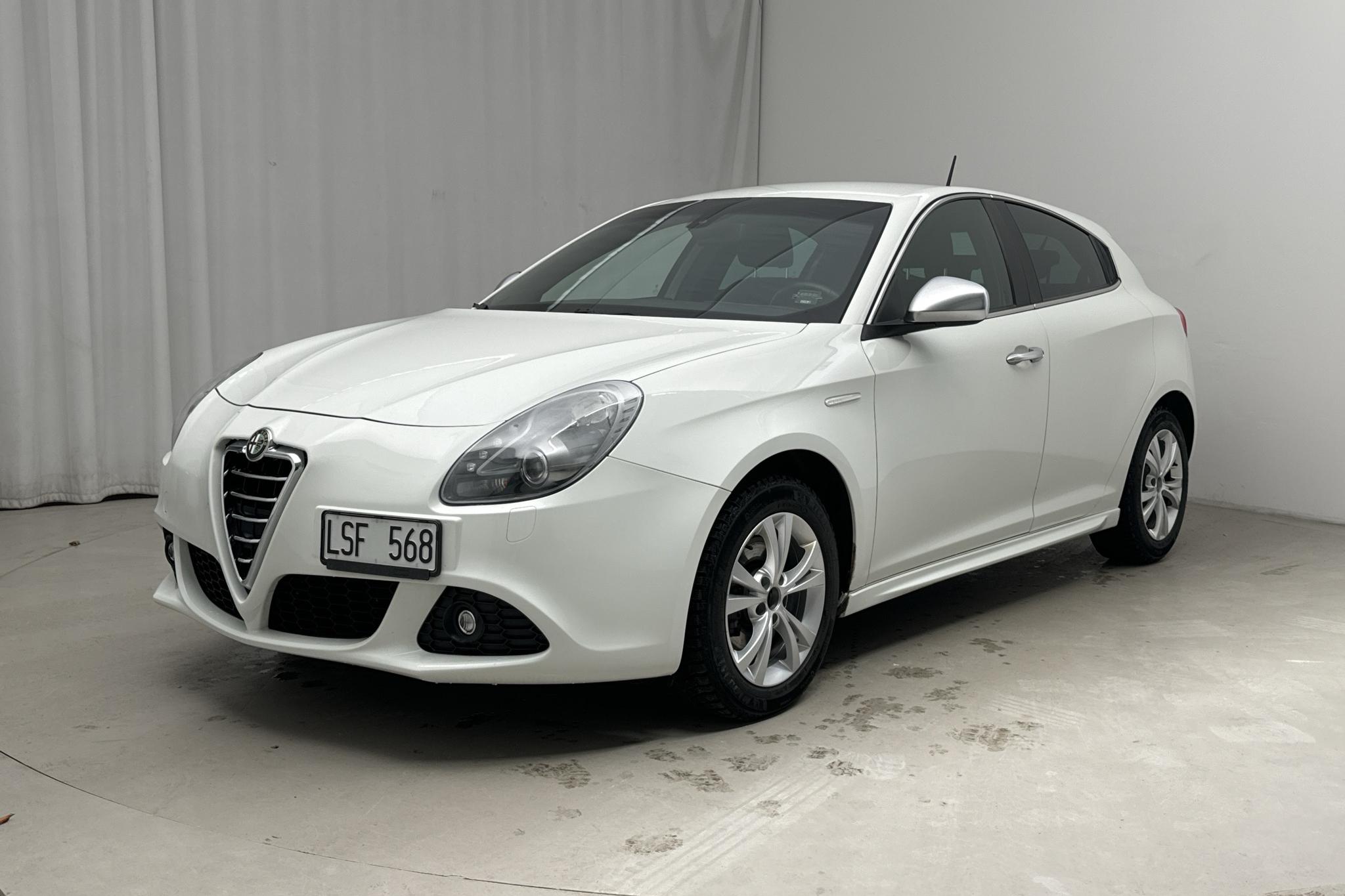 Alfa Romeo Giulietta 2.0 JTDm (140hk) - 181 080 km - Käsitsi - valge - 2011