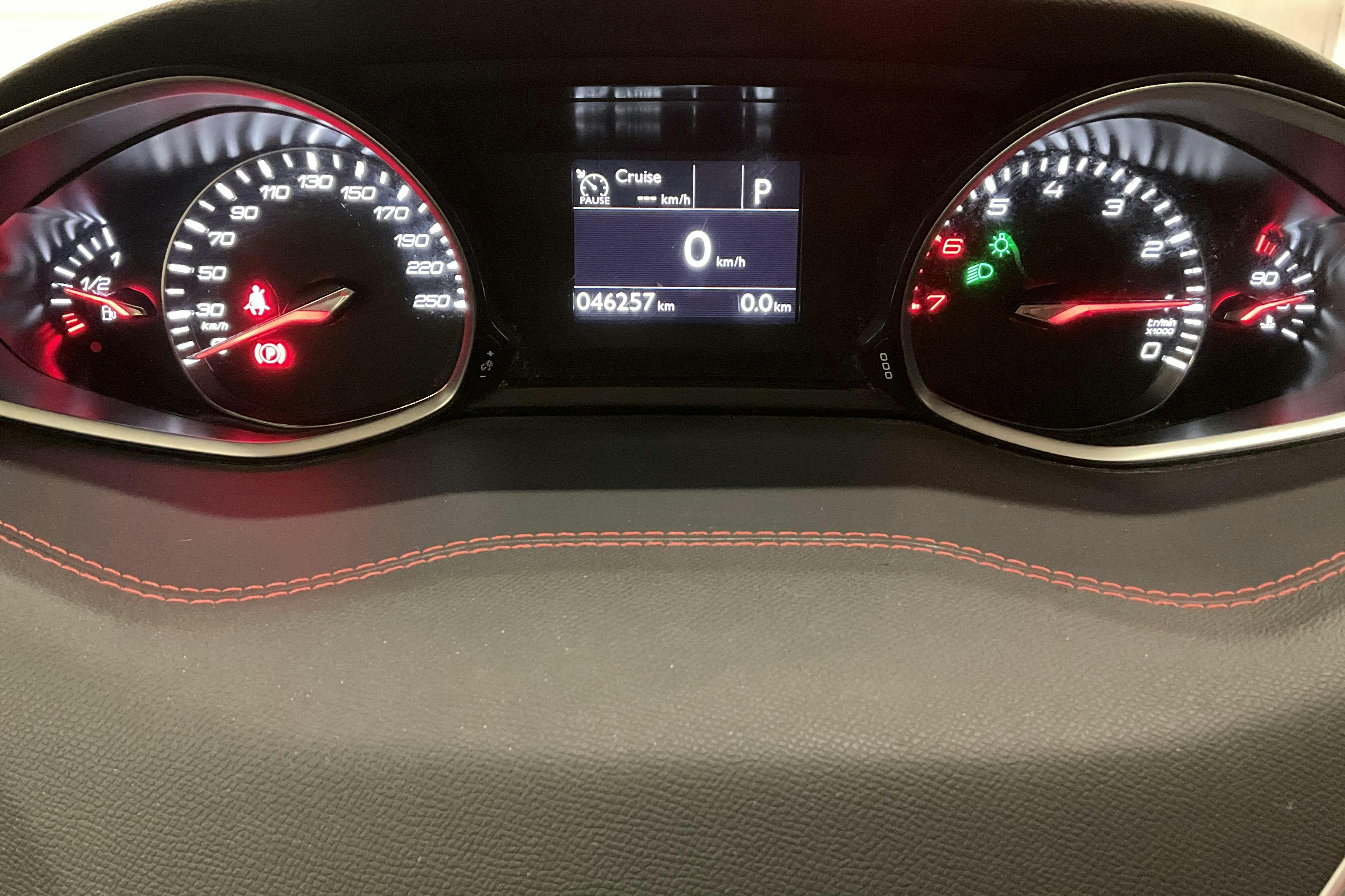 Peugeot 308 SW PureTech (130hk) - 46 250 km - Automatyczna - szary - 2019