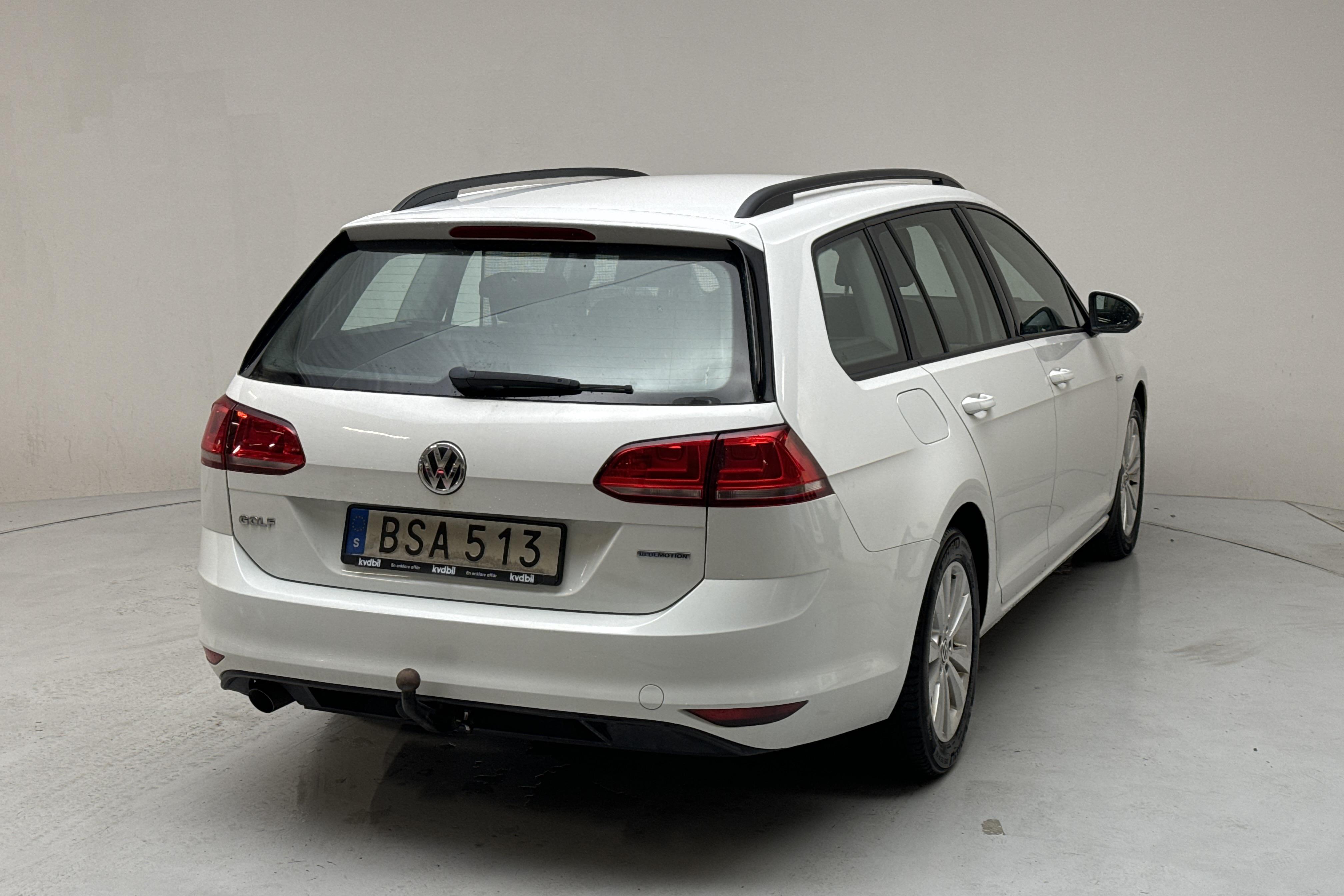 VW Golf VII 1.6 TDI BlueMotion Sportscombi (110hk) - 189 050 km - Käsitsi - valge - 2014