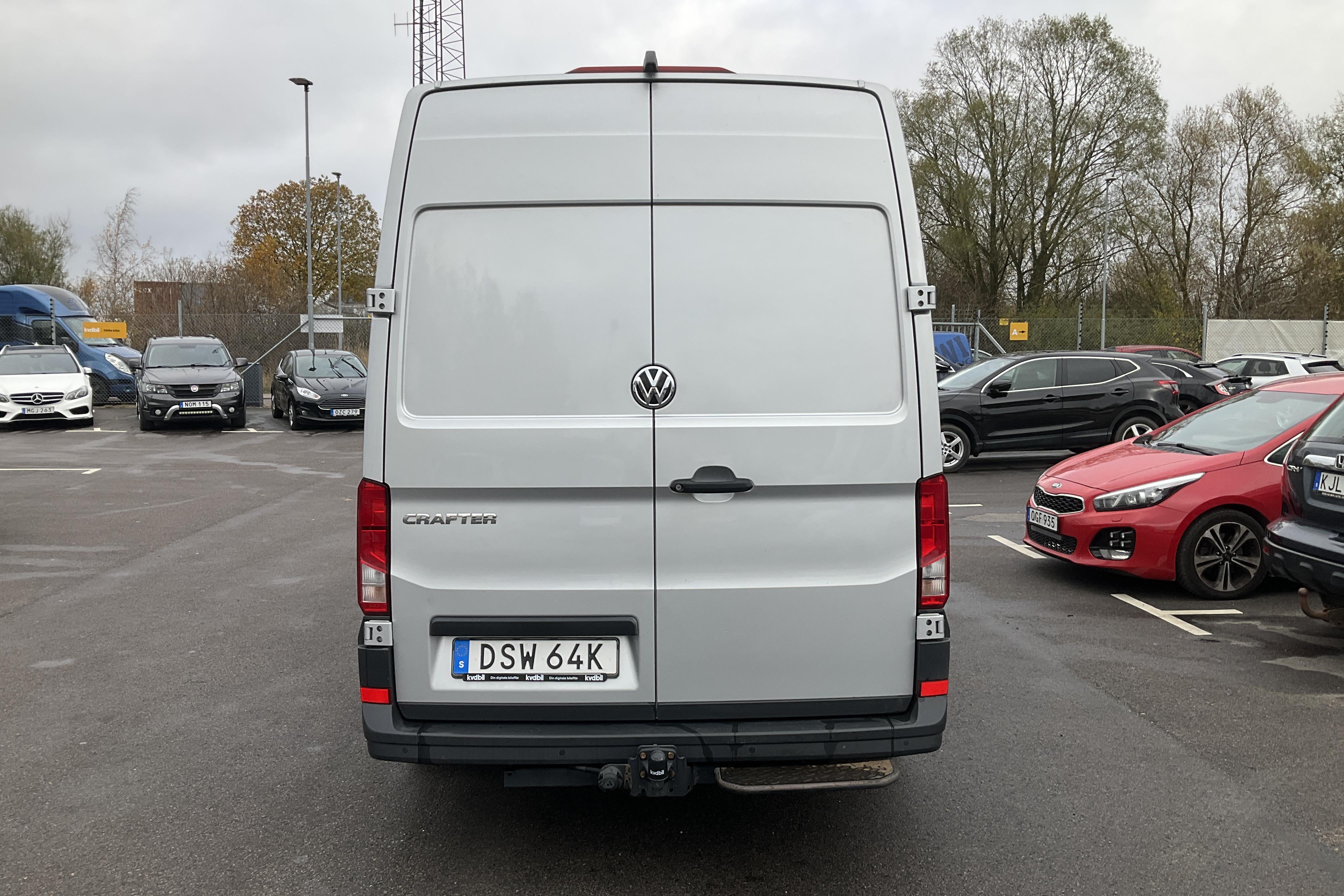 VW Crafter 35 2.0 TDI Skåp (177hk) - 162 190 km - Automatyczna - srebro - 2019