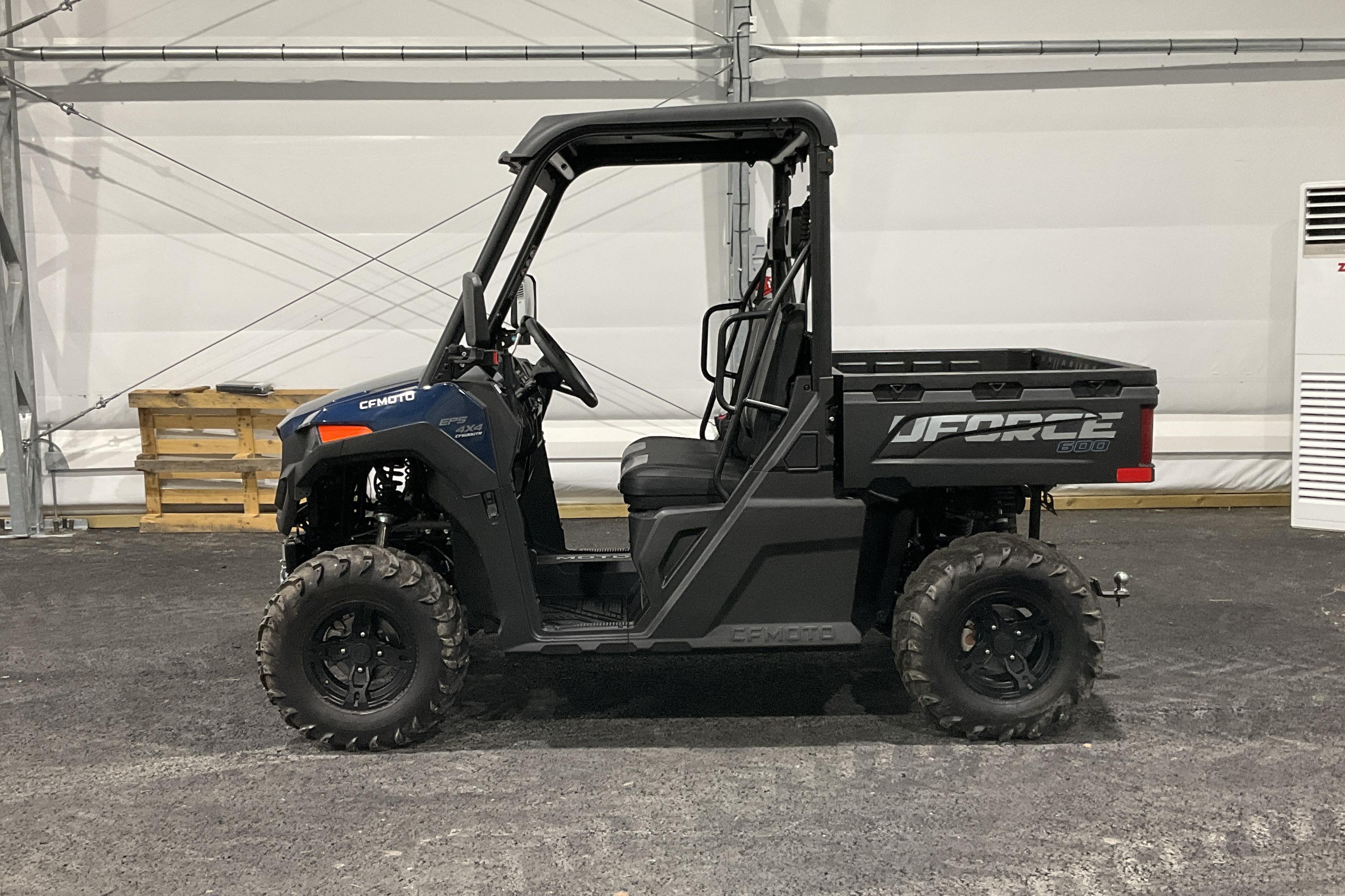 CFMOTO UFORCE 600 UTV Traktorregistrerad - 120 km - Automatic - blue - 2023