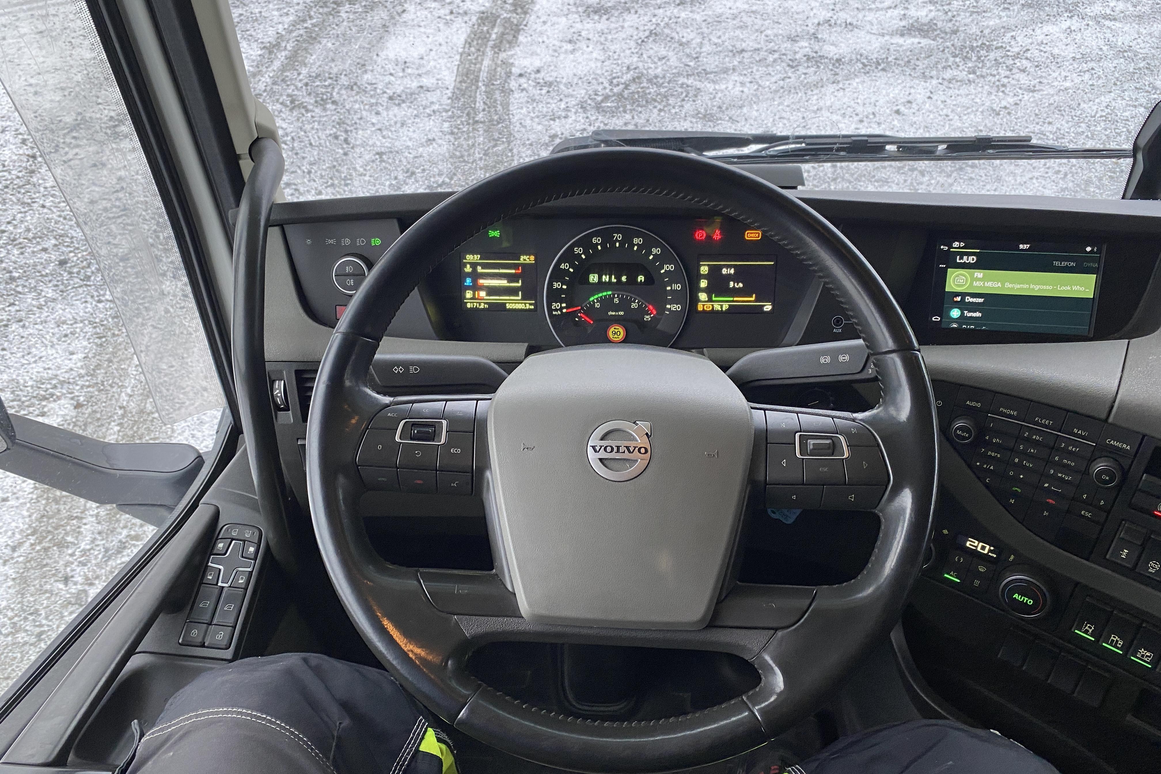 Volvo FH 62 TT - 505 880 km - Automaatne - valge - 2019