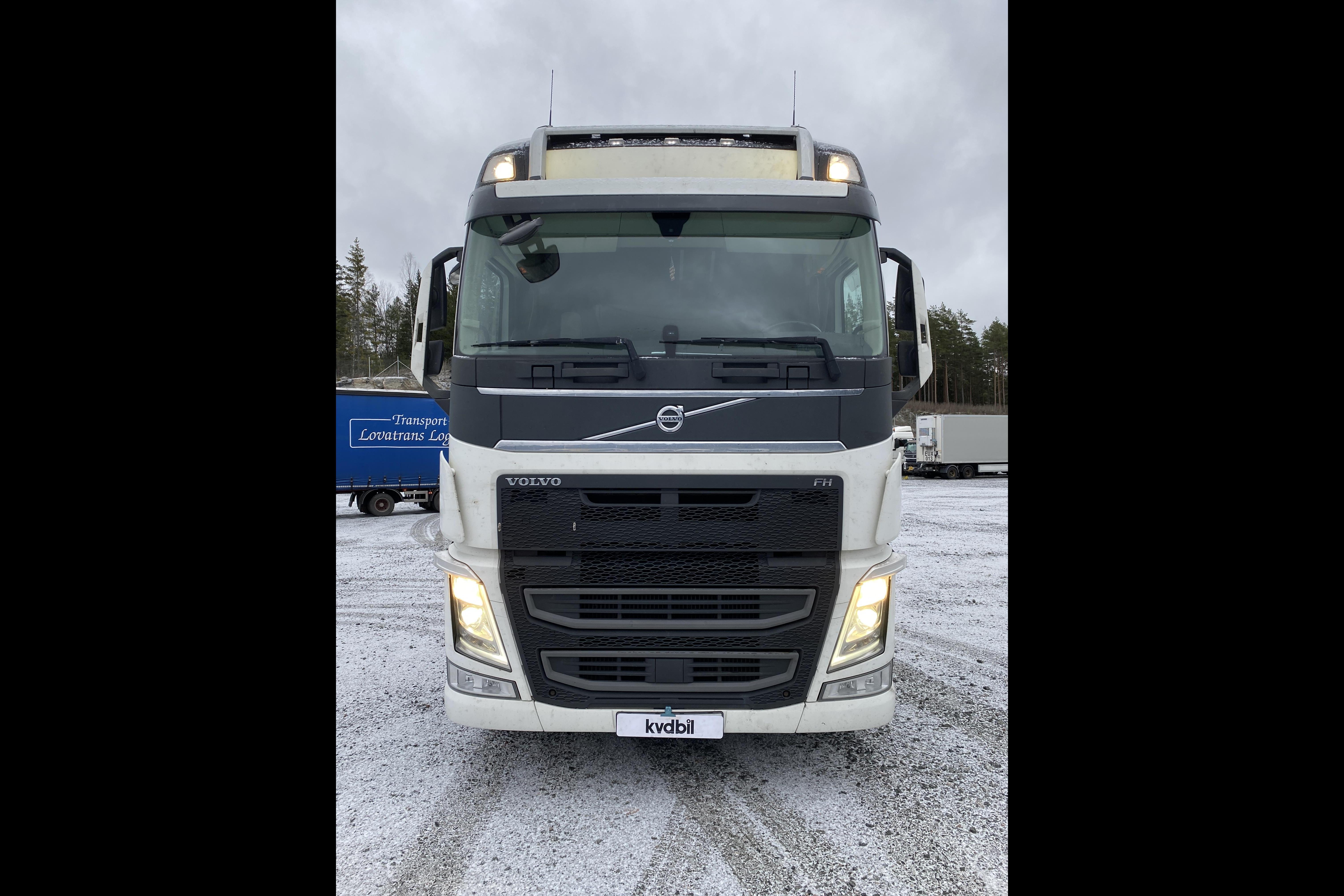 Volvo FH 62 TT - 505 880 km - Automaatne - valge - 2019