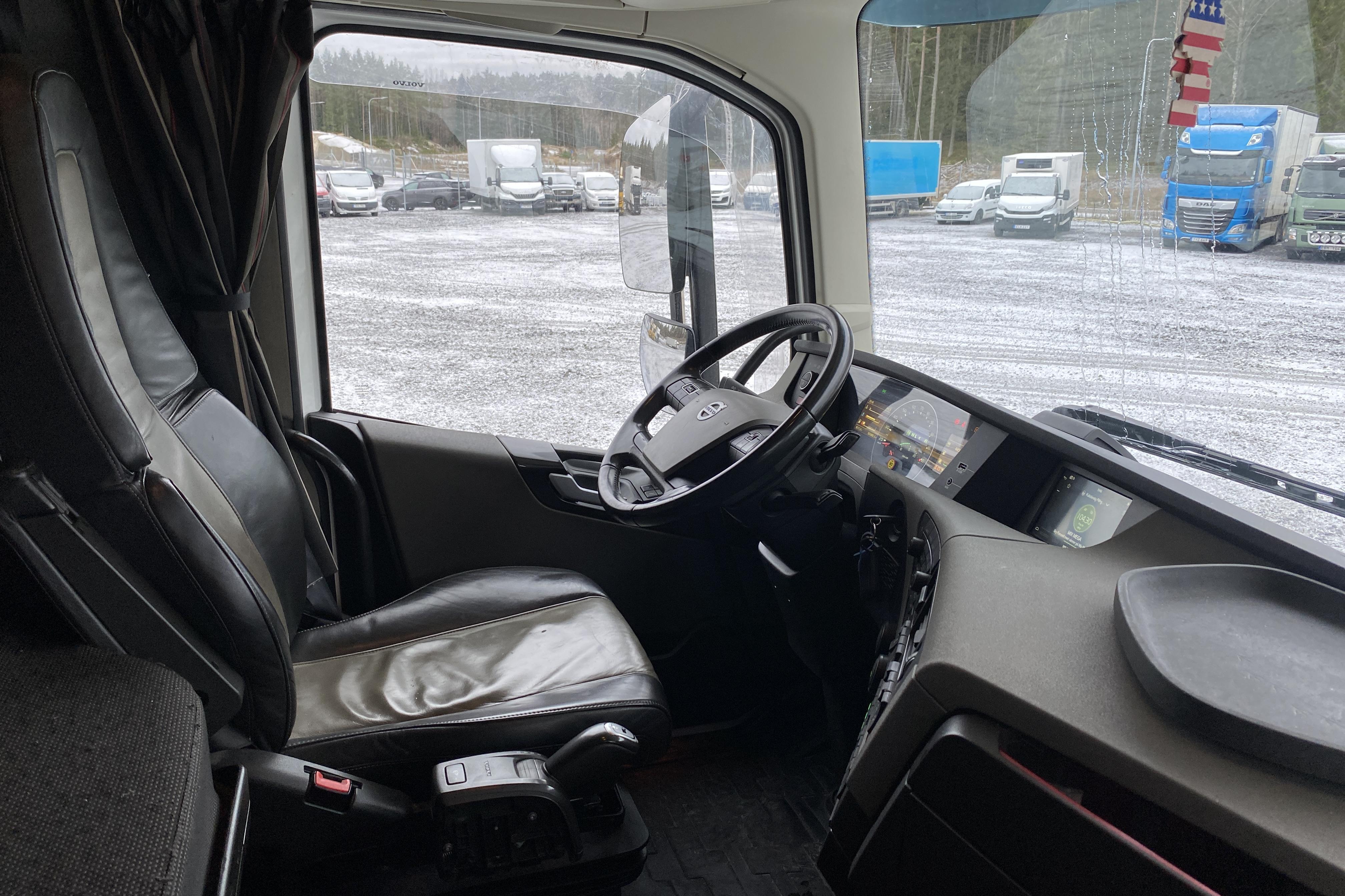 Volvo FH 62 TT - 505 880 km - Automaatne - valge - 2019