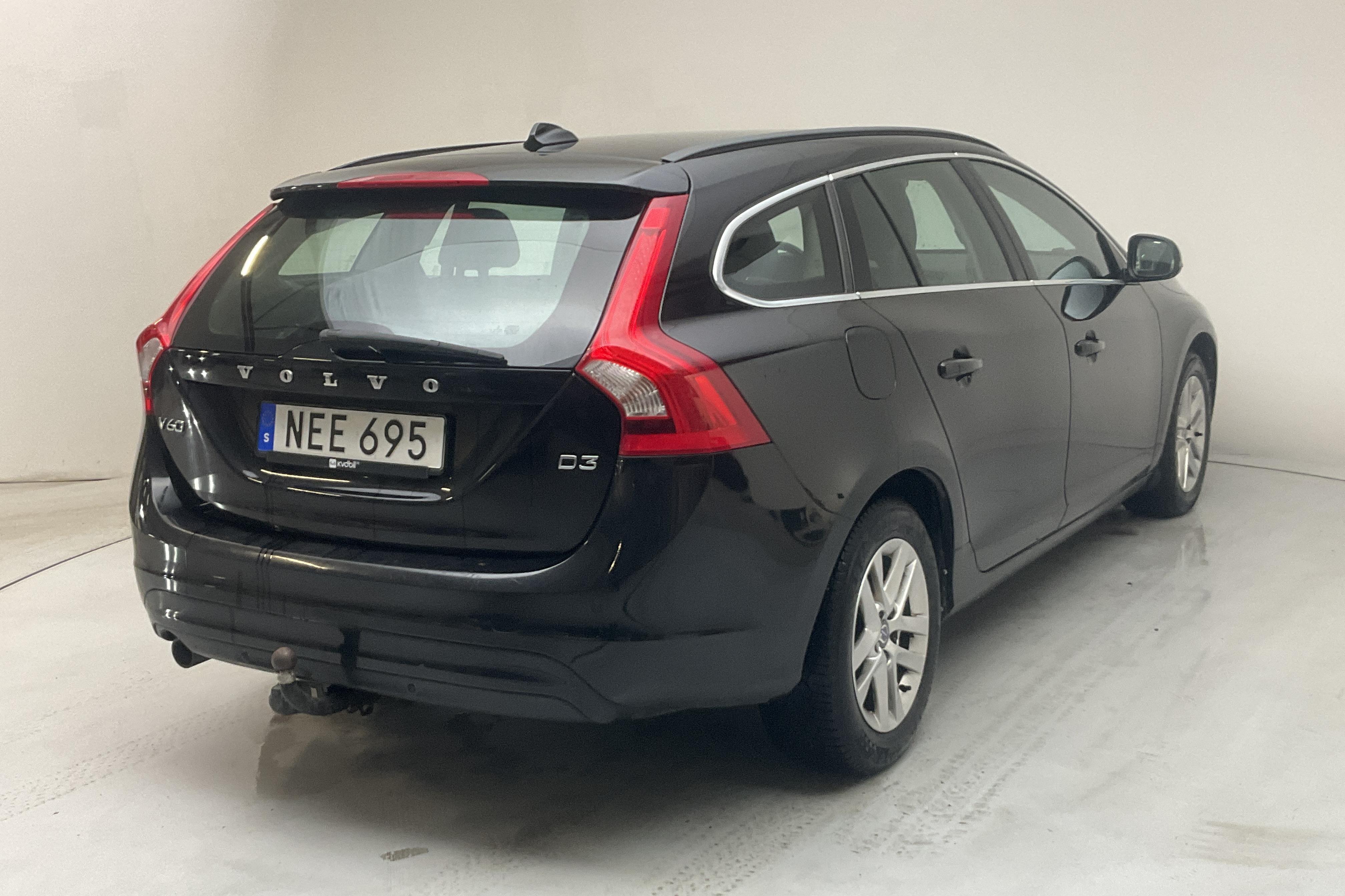 Volvo V60 D3 (150hk) - 220 590 km - Manualna - czarny - 2016