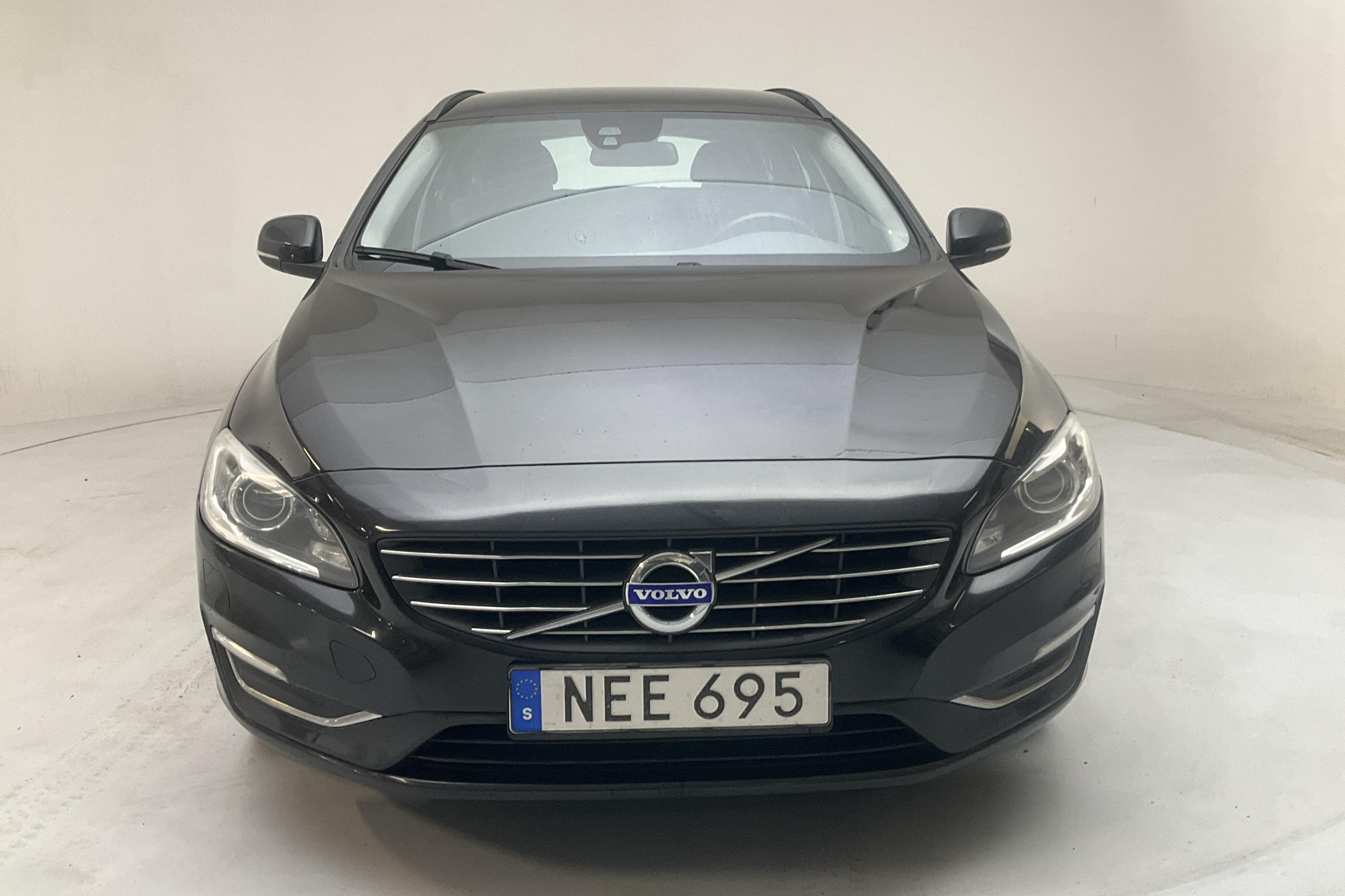 Volvo V60 D3 (150hk) - 220 590 km - Manualna - czarny - 2016