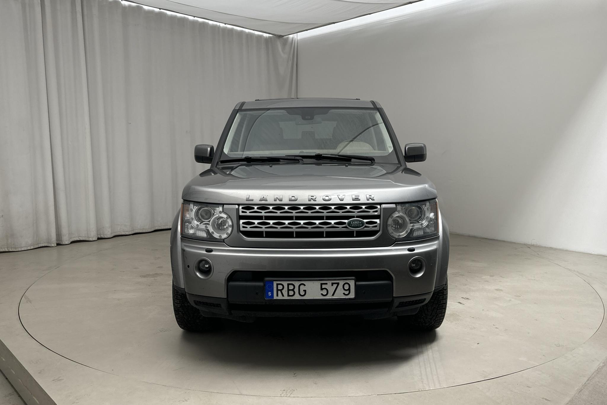 Land Rover Discovery 4 3.0 TDV6 (210hk) - 18 053 mil - Automat - grå - 2011