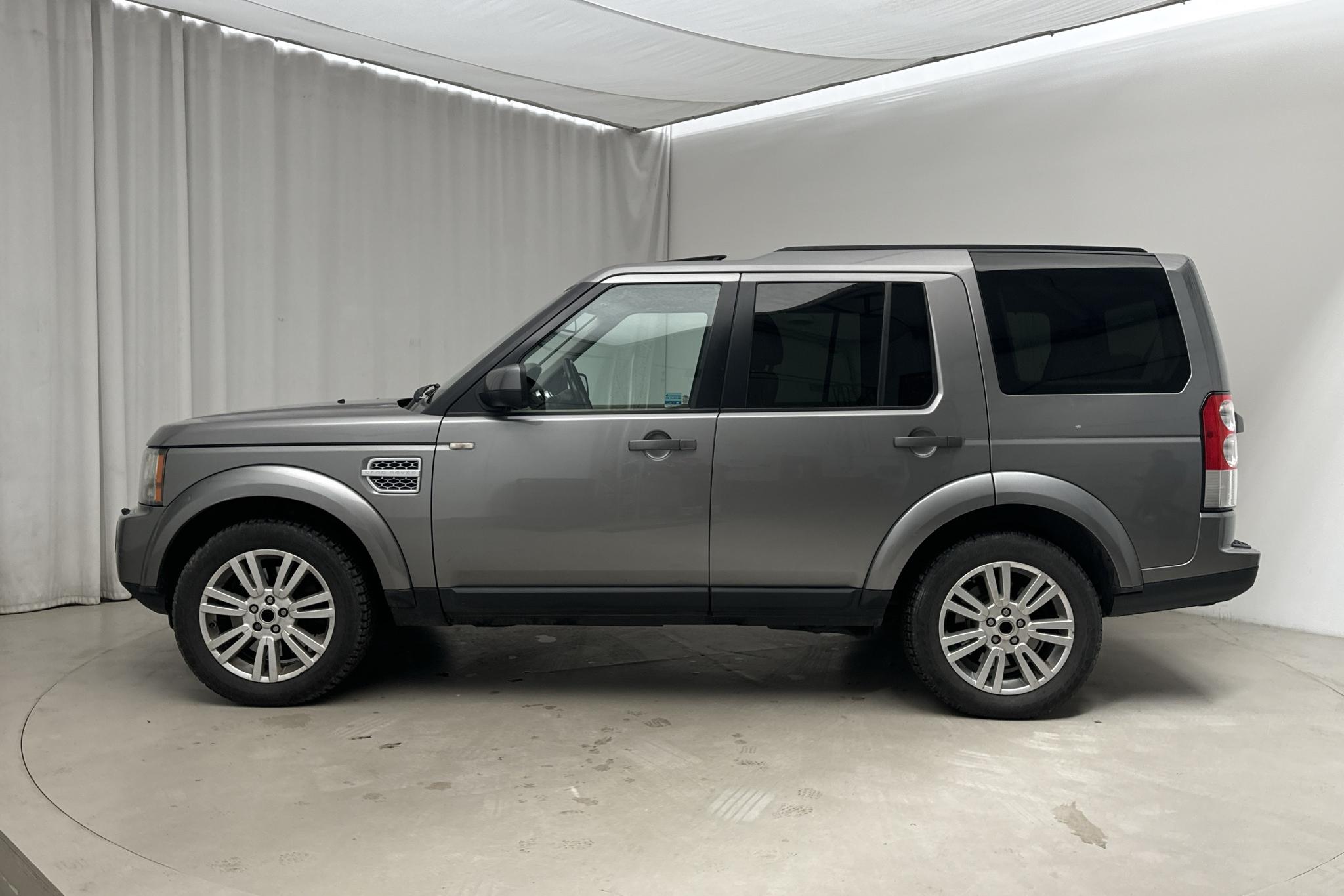 Land Rover Discovery 4 3.0 TDV6 (210hk) - 18 053 mil - Automat - grå - 2011