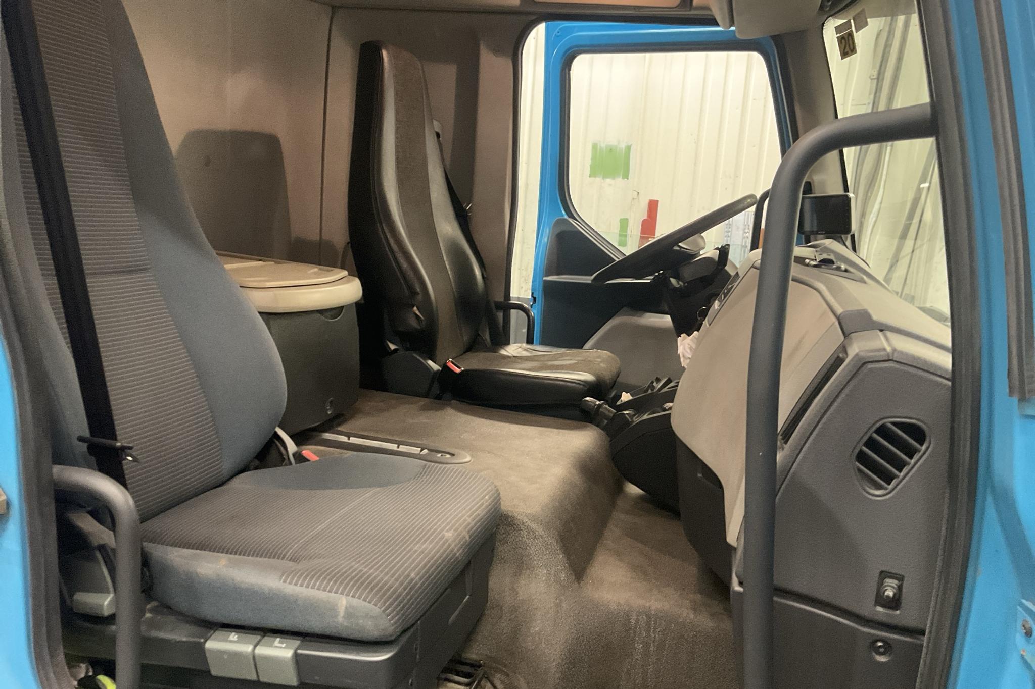 Volvo FL240 - 283 486 km - Automatyczna - Light Blue - 2014