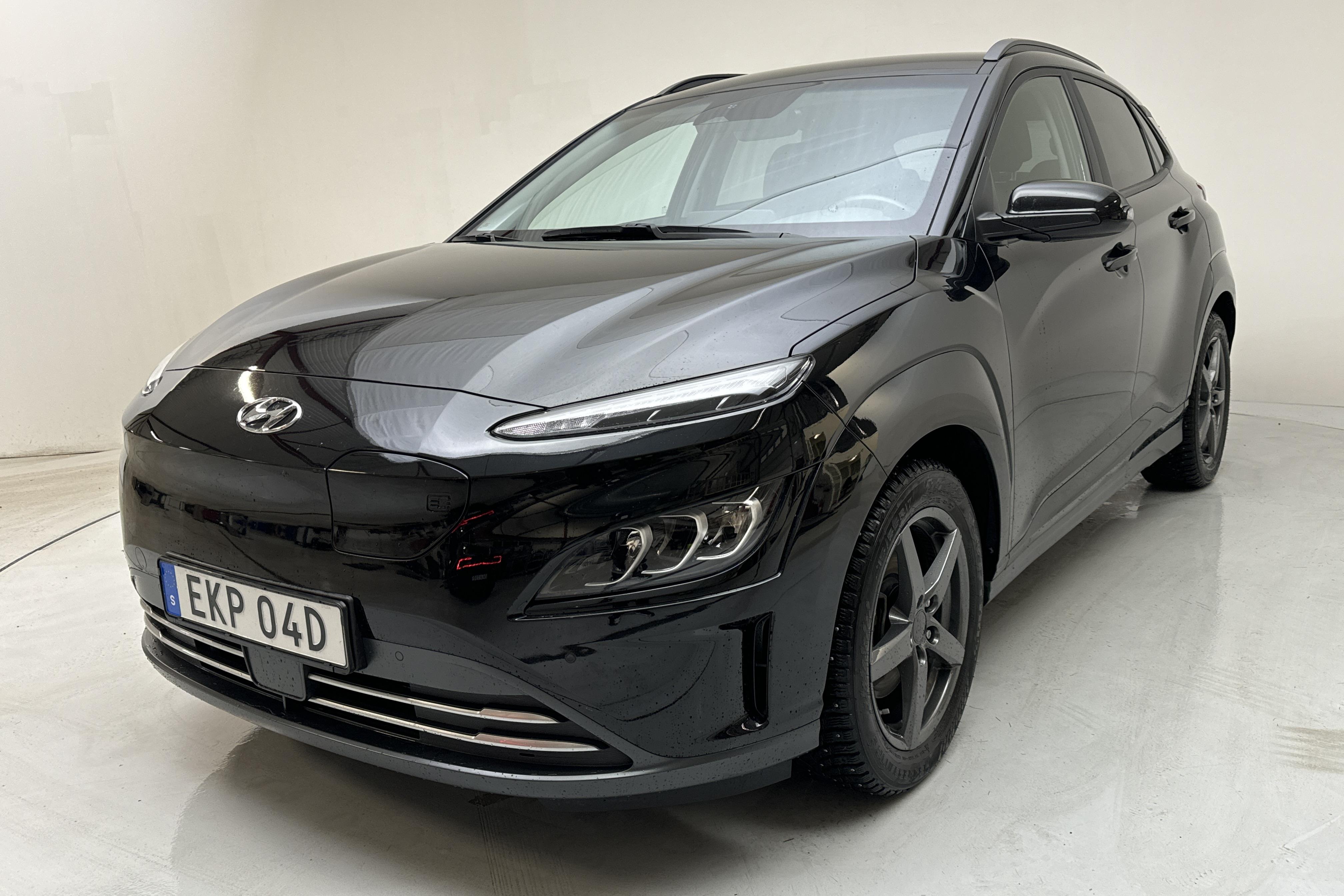 Hyundai Kona Electric 64kWh (204hk) - 4 908 mil - Automat - svart - 2021