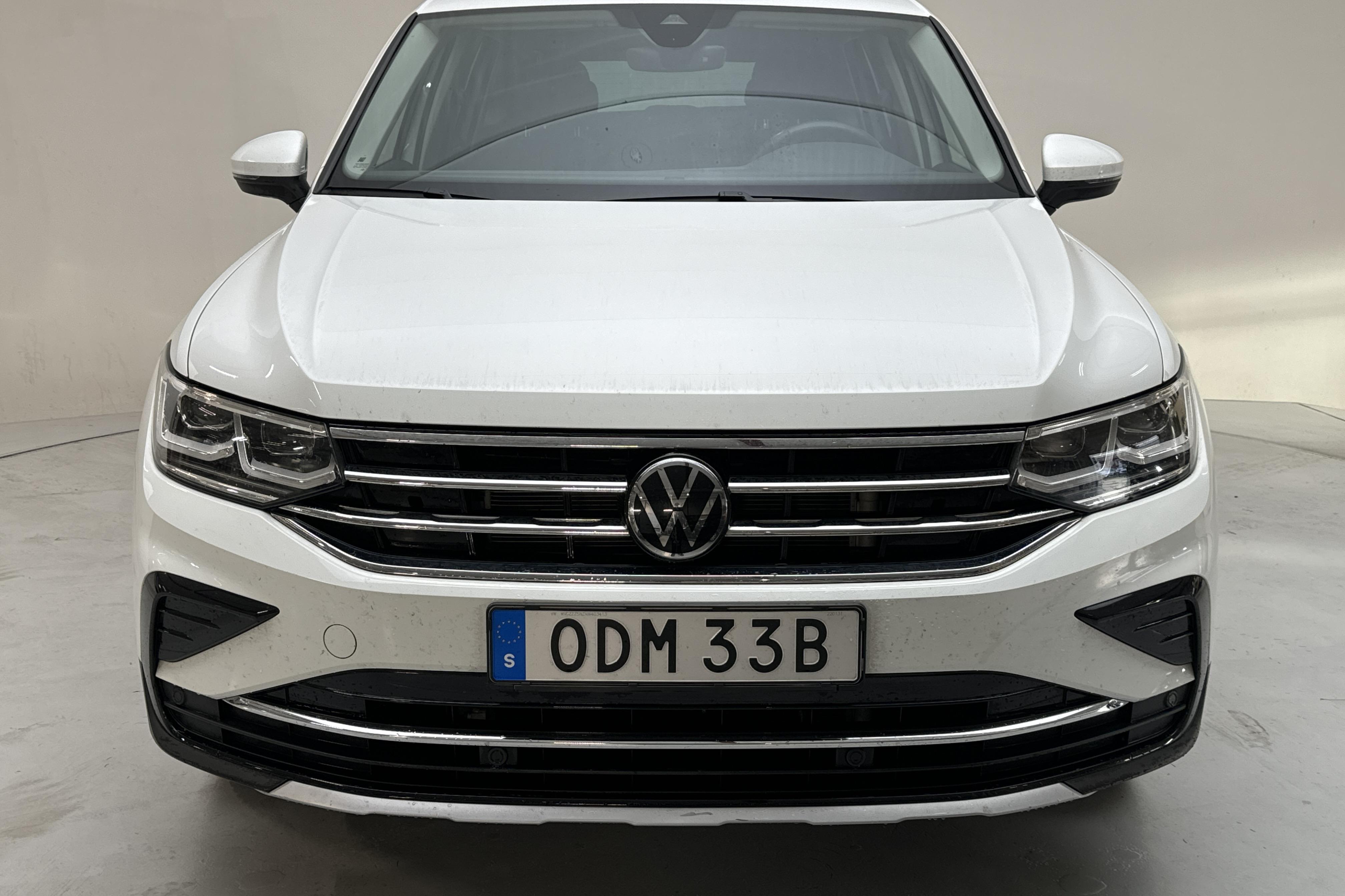 VW Tiguan 1.4 TSI eHybrid (245hk) - 10 048 mil - Automat - vit - 2022