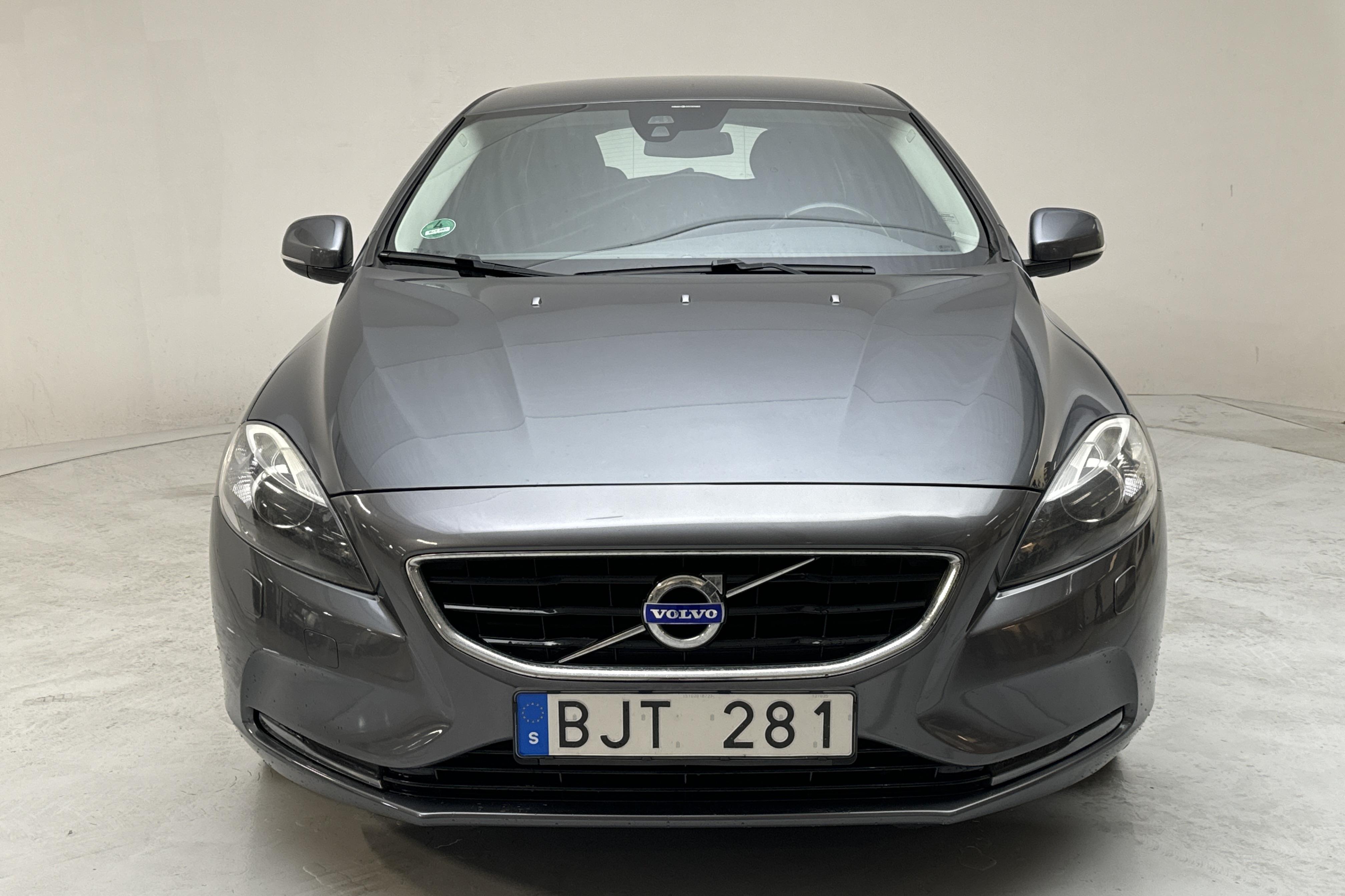 Volvo V40 D3 (150hk) - 153 260 km - Manual - gray - 2013