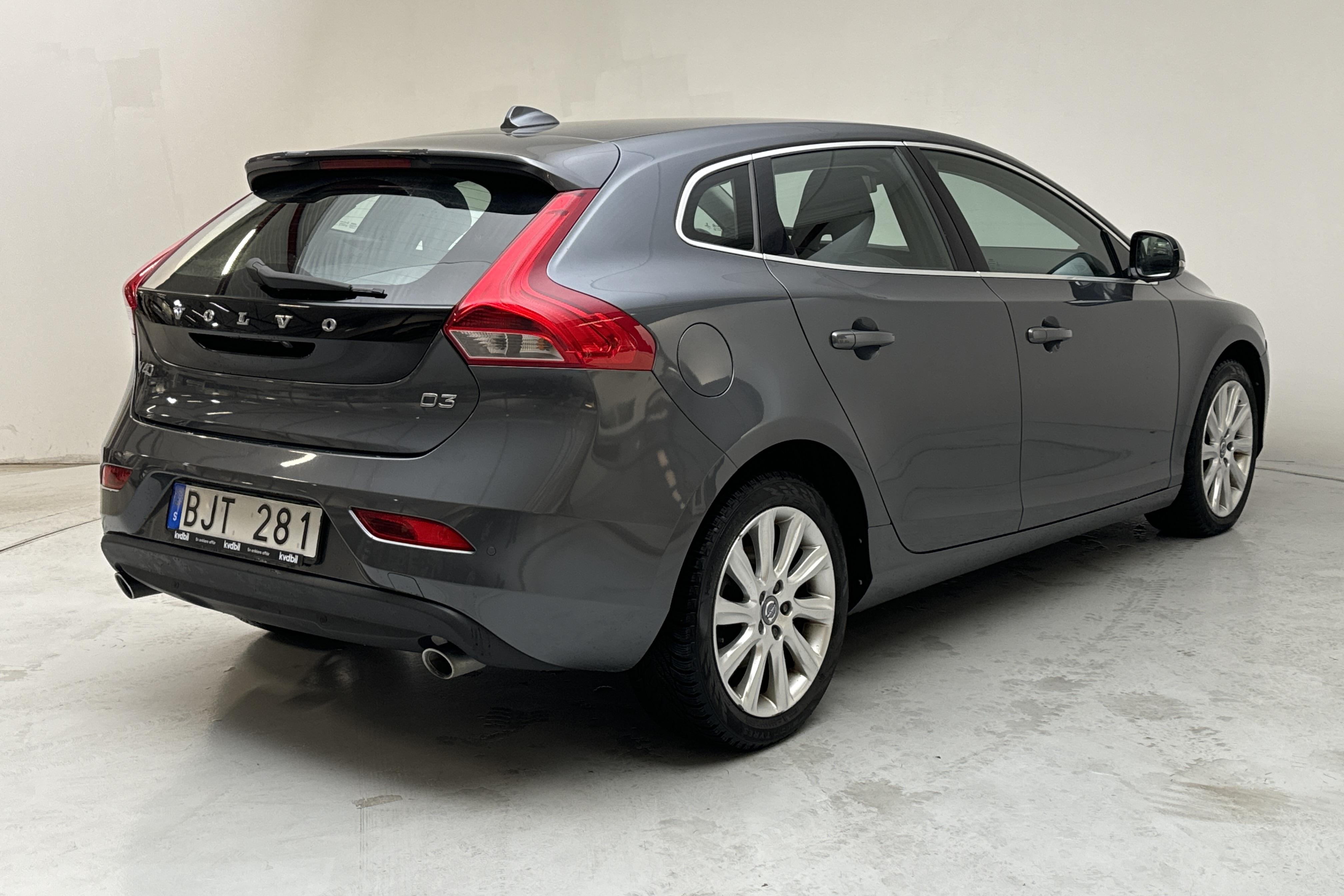 Volvo V40 D3 (150hk) - 153 260 km - Manual - gray - 2013