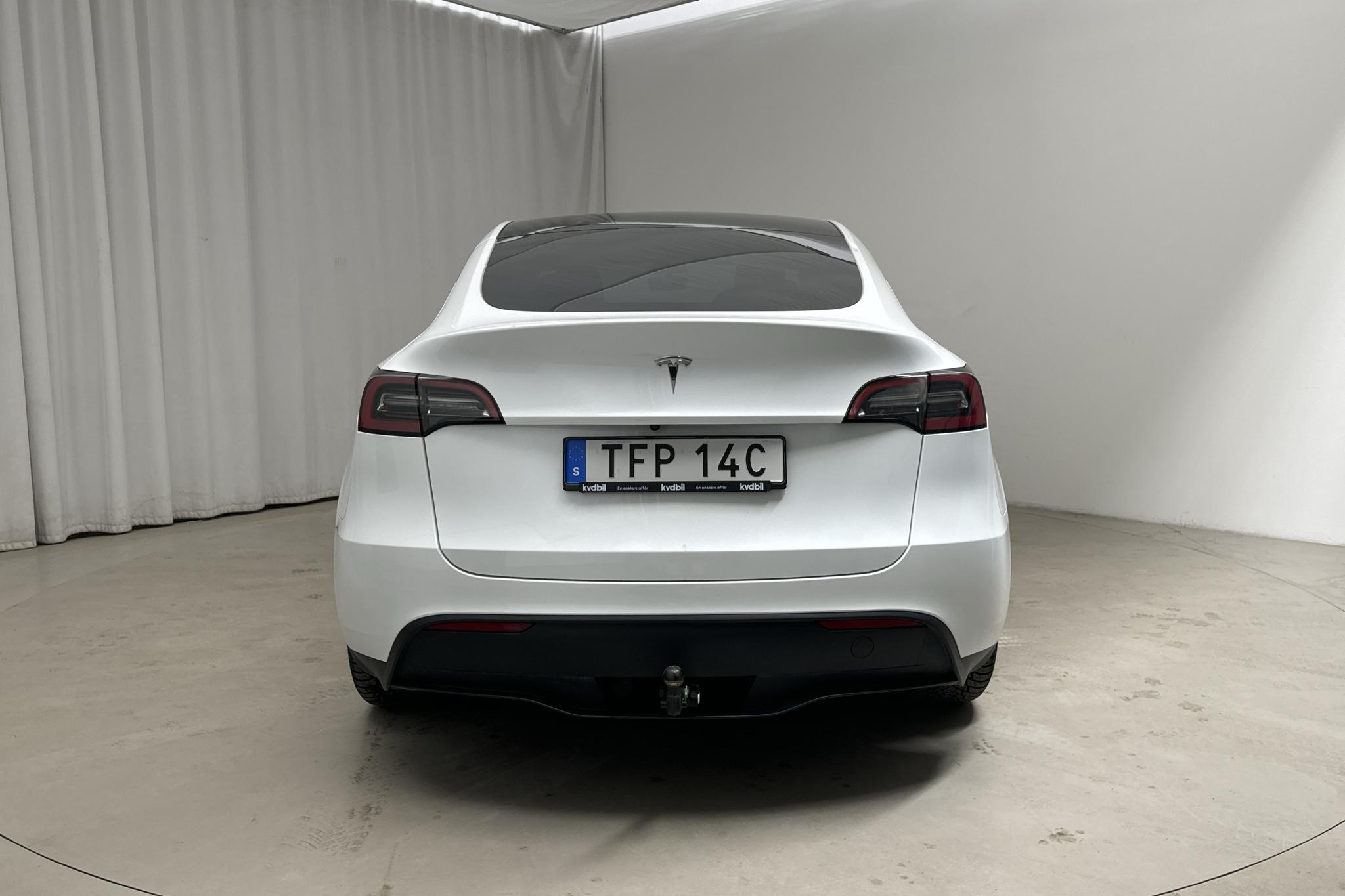 Tesla Model Y Standard Range RWD - 4 061 mil - Automat - vit - 2023