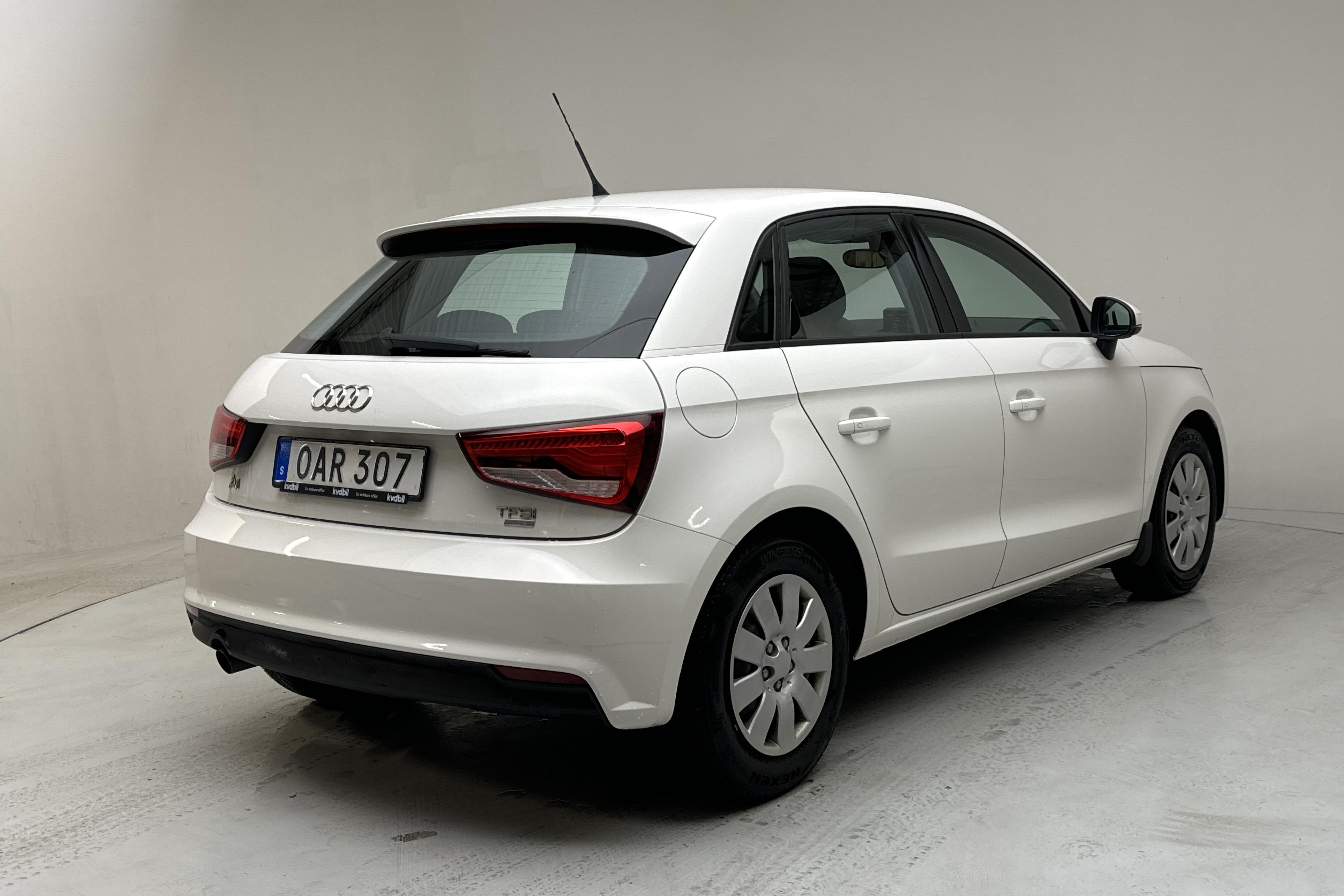 Audi A1 1.0 TFSI Sportback (95hk) - 61 490 km - Käsitsi - valge - 2016