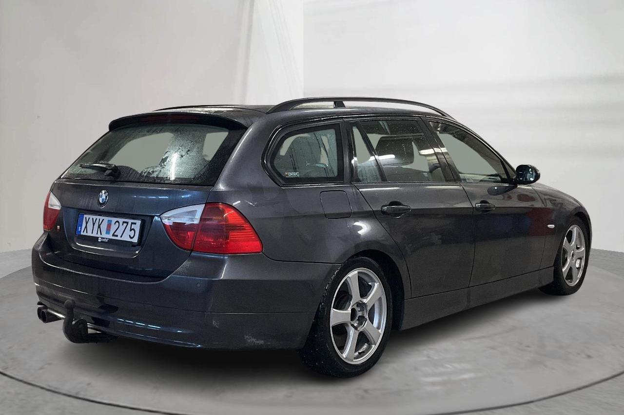 BMW 330i Touring, E91 (258hk) - 13 518 mil - Automat - grå - 2006