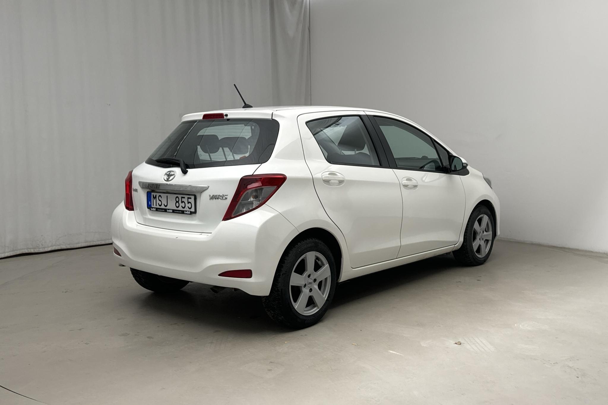 Toyota Yaris 1.4 D-4D 5dr (90hk) - 109 940 km - Manuaalinen - valkoinen - 2012