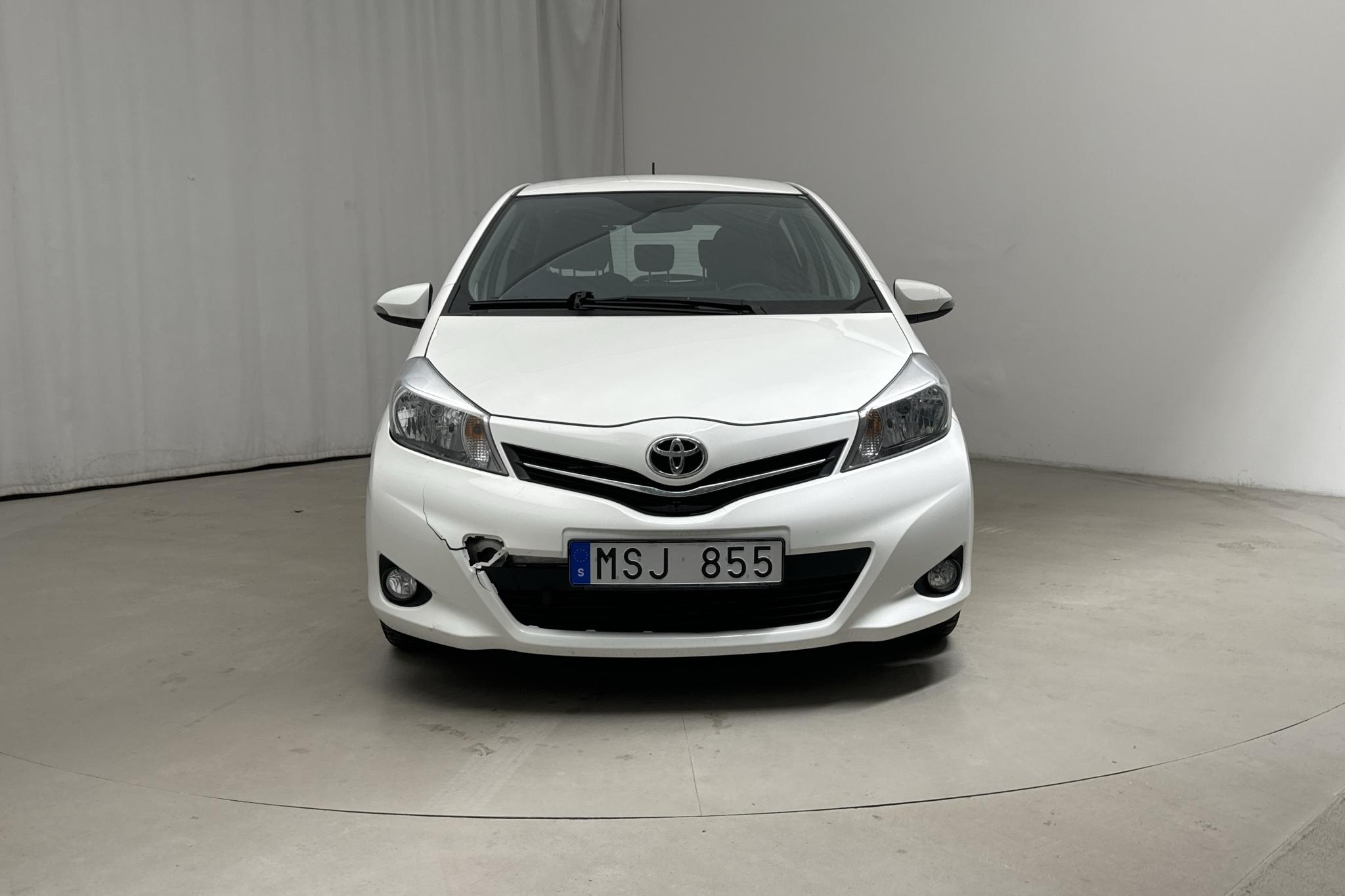 Toyota Yaris 1.4 D-4D 5dr (90hk) - 109 940 km - Manuaalinen - valkoinen - 2012