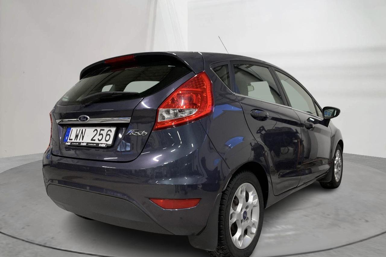 Ford Fiesta 1.25 5dr (82hk) - 117 210 km - Manualna - szary - 2012