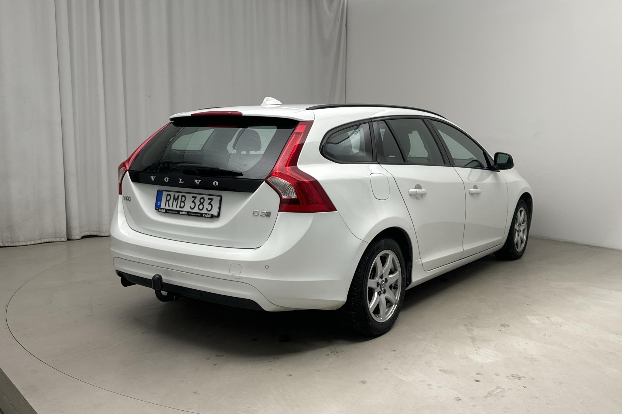 Volvo V60 D3 (150hk) - 16 490 mil - Automat - vit - 2018