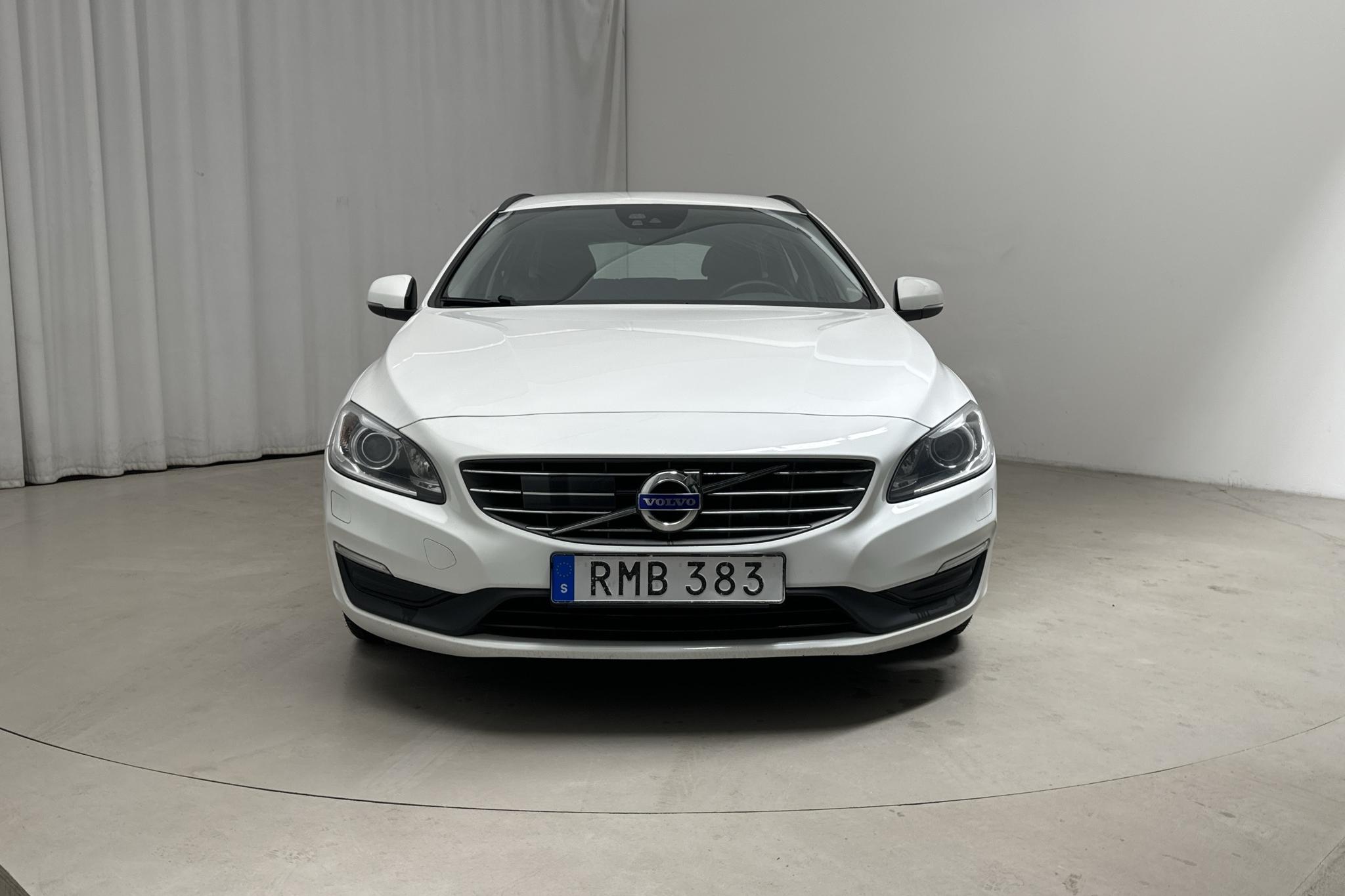 Volvo V60 D3 (150hk) - 16 490 mil - Automat - vit - 2018