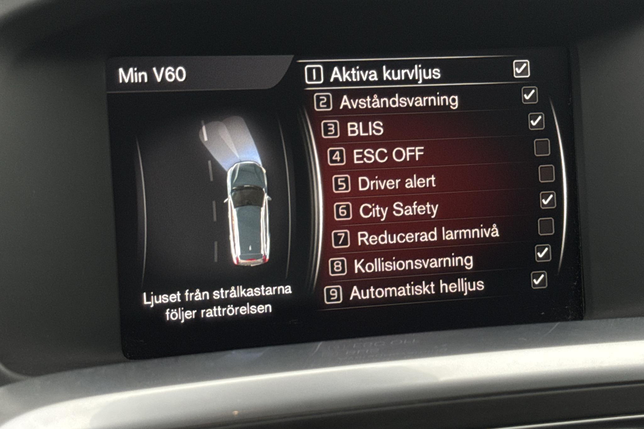 Volvo V60 D3 (150hk) - 16 490 mil - Automat - vit - 2018