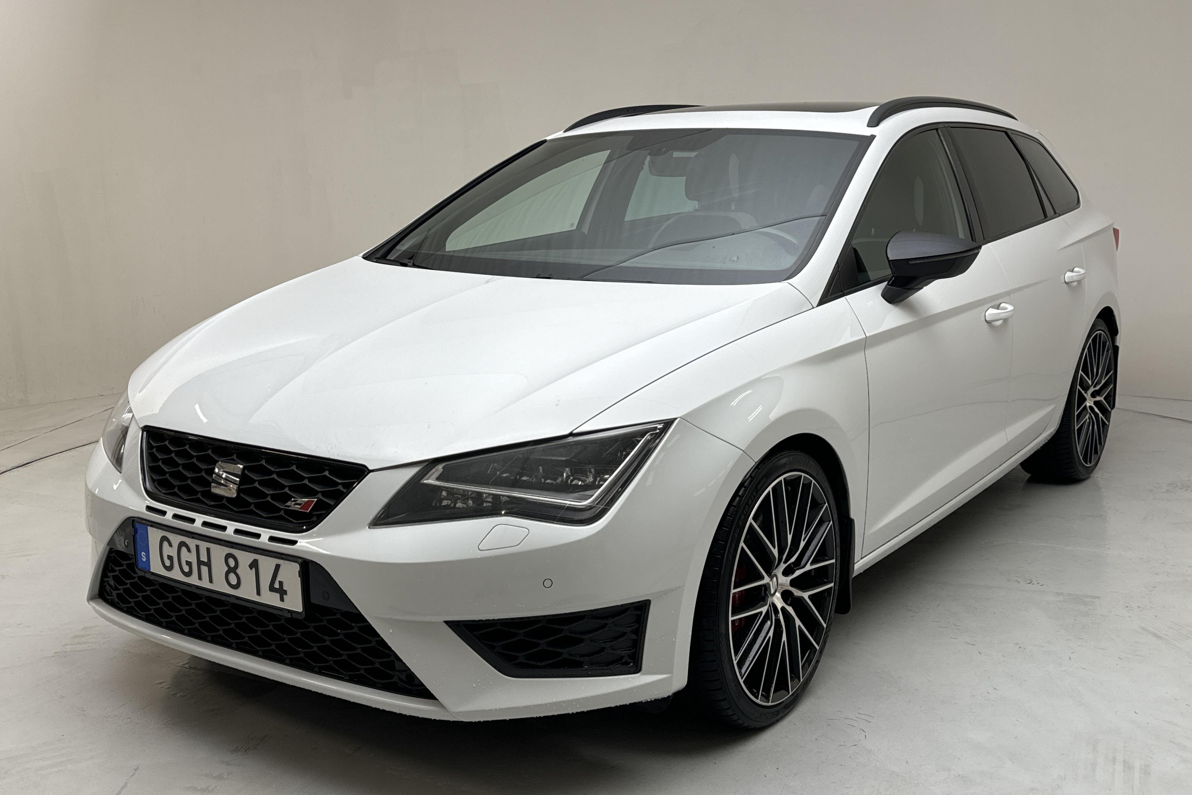 Seat Leon 2.0 TSI Cupra ST (290hk) - 141 240 km - Automatic - white - 2016