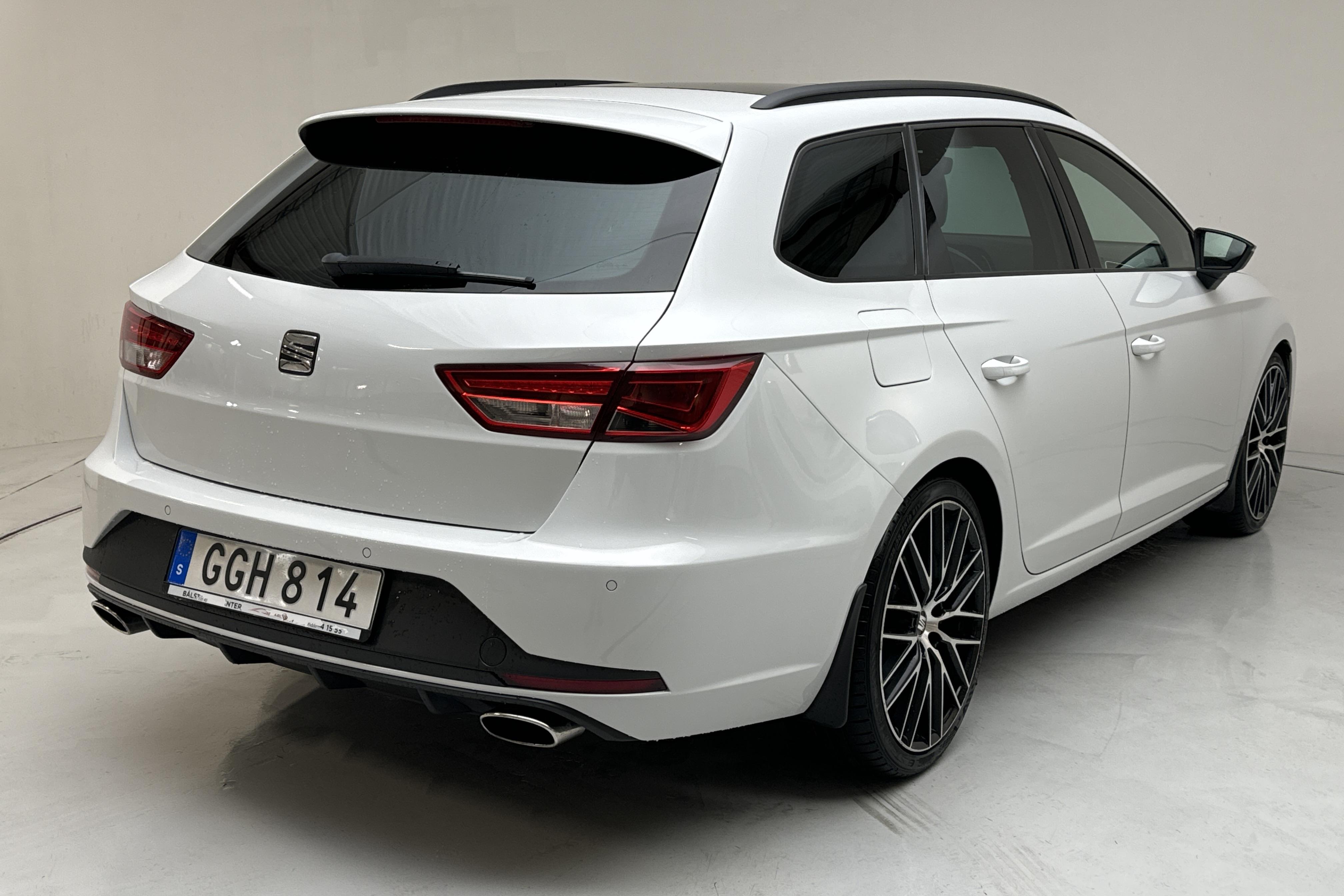 Seat Leon 2.0 TSI Cupra ST (290hk) - 141 240 km - Automatic - white - 2016