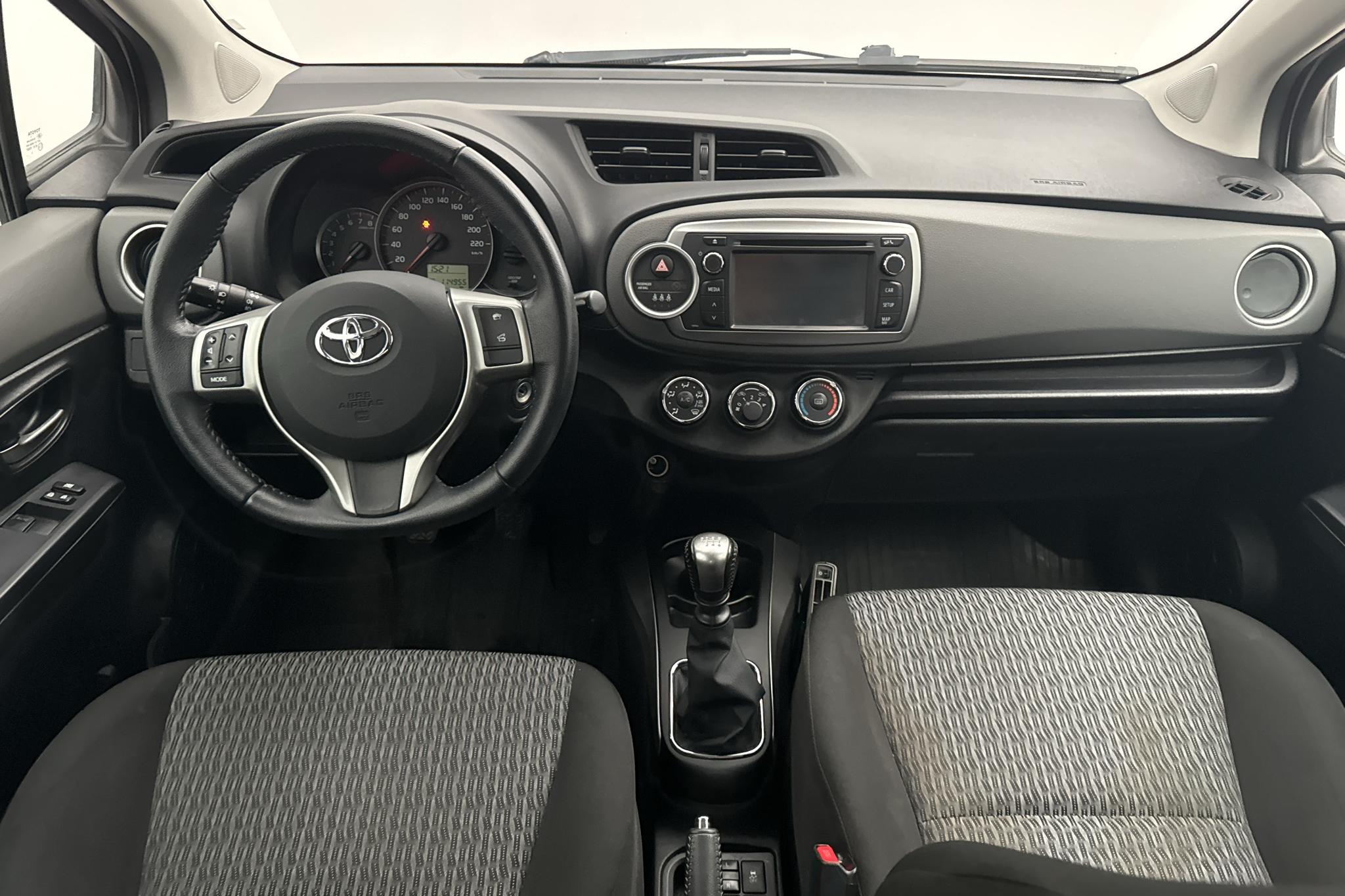 Toyota Yaris 1.33 5dr (100hk) - 114 950 km - Manuaalinen - hopea - 2013