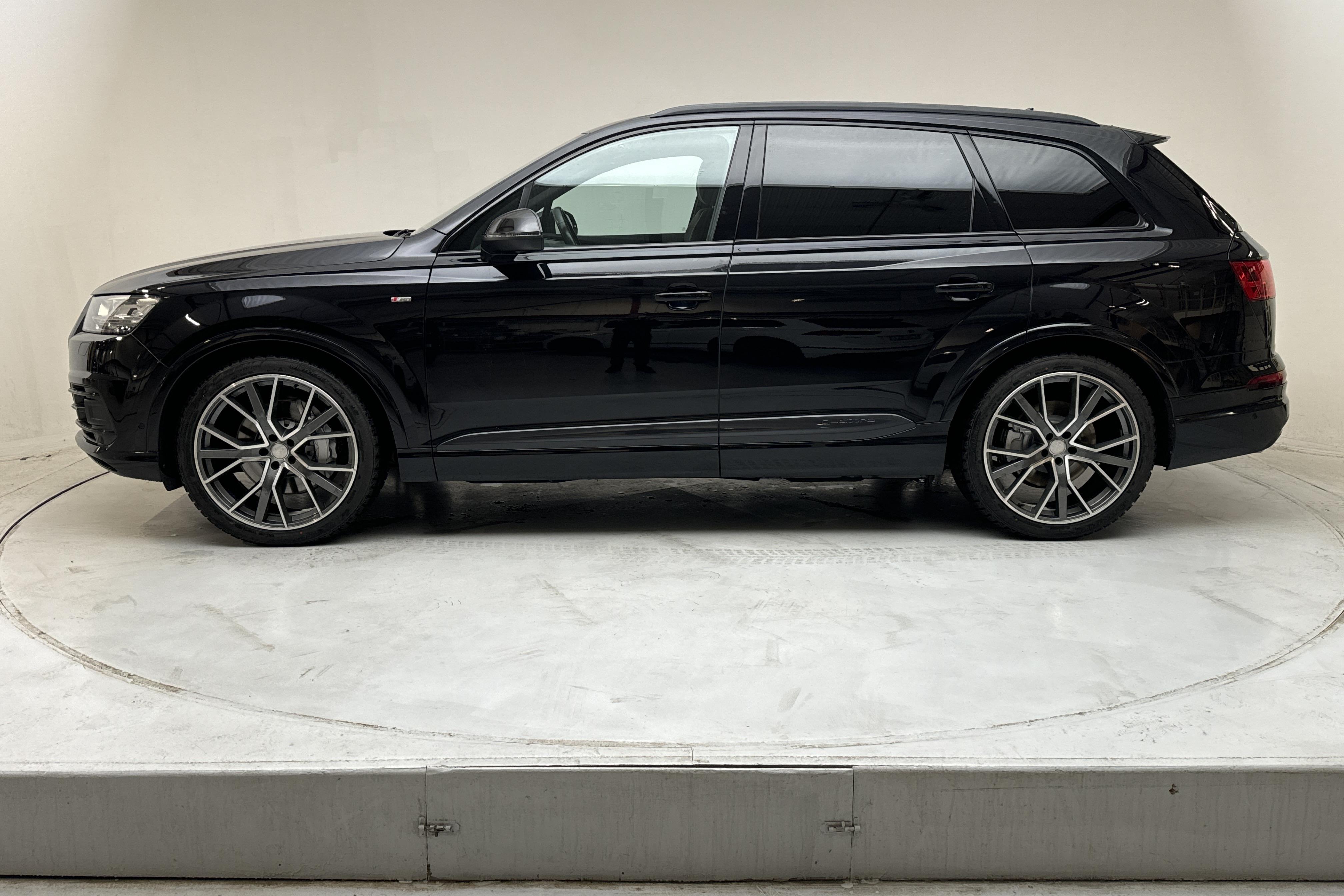 Audi Q7 50 TDI quattro (286hk) - 11 915 mil - Automat - svart - 2019