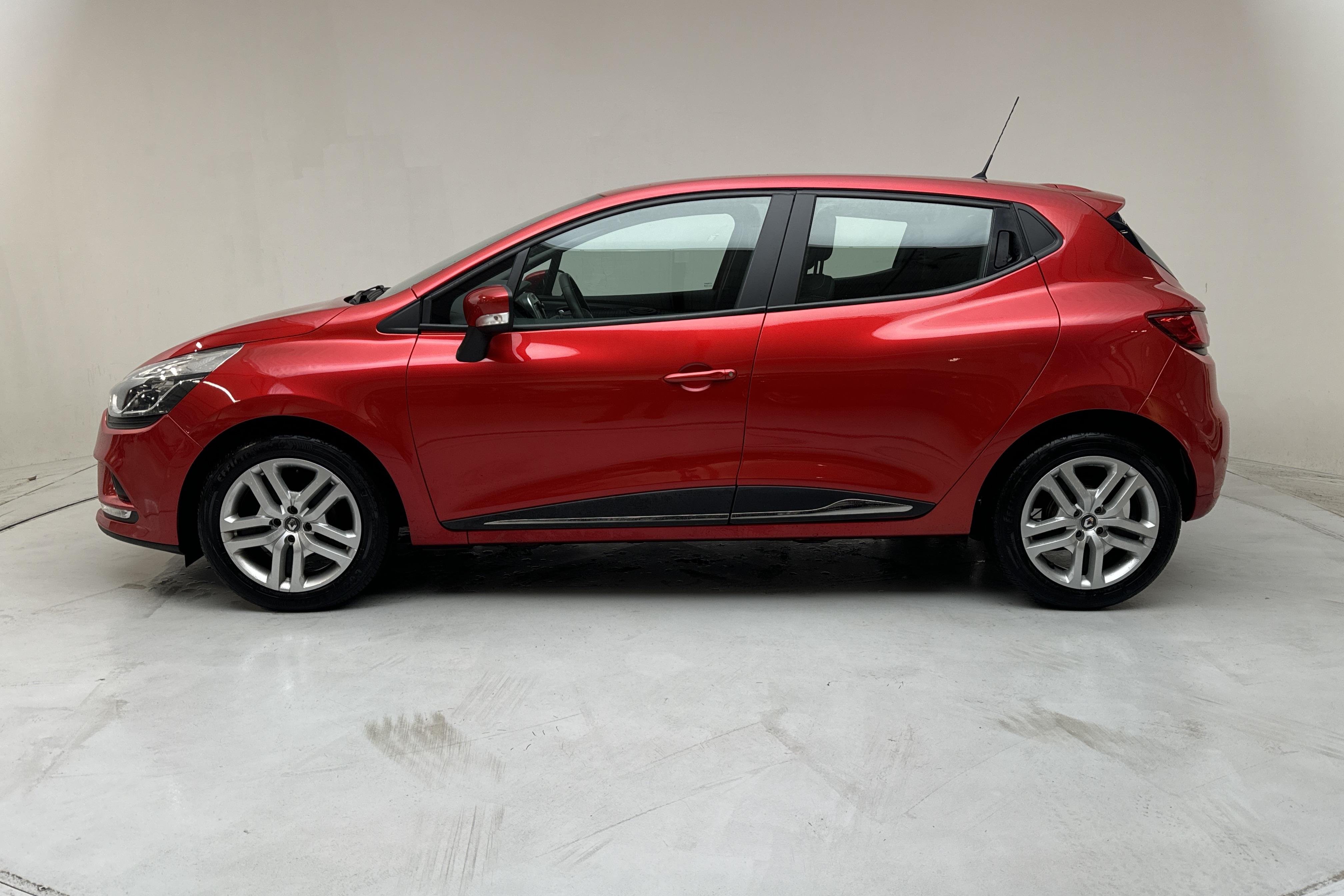 Renault Clio IV 0.9 TCe 90 5dr (90hk) - 25 100 km - Manual - red - 2020