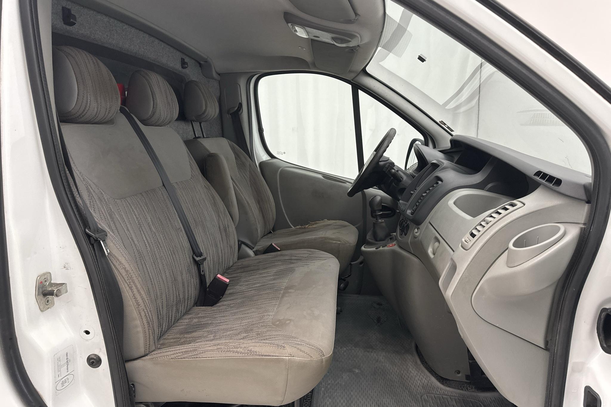 Nissan Primastar 2.0 dCi (114hk) - 152 730 km - Manualna - biały - 2014