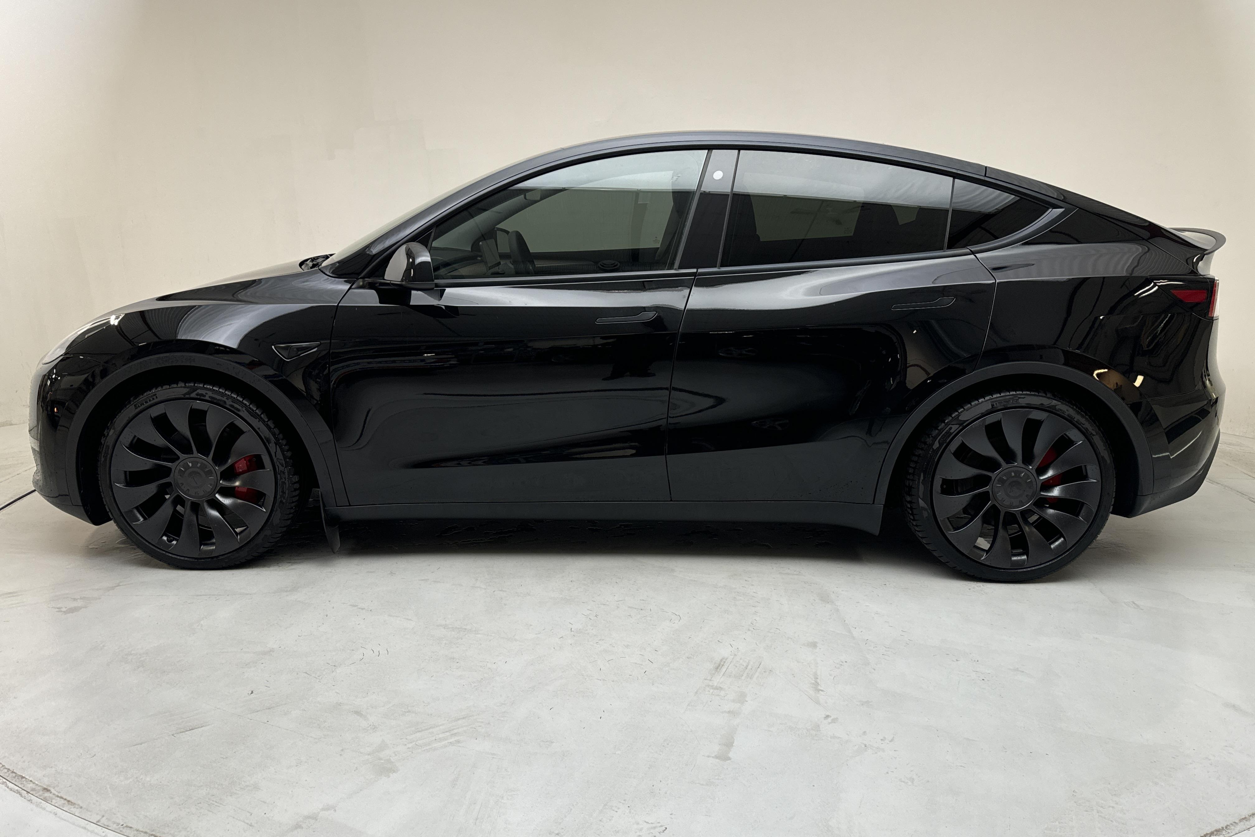 Tesla Model Y Performance Dual Motor AWD - 23 010 km - Automatic - black - 2023