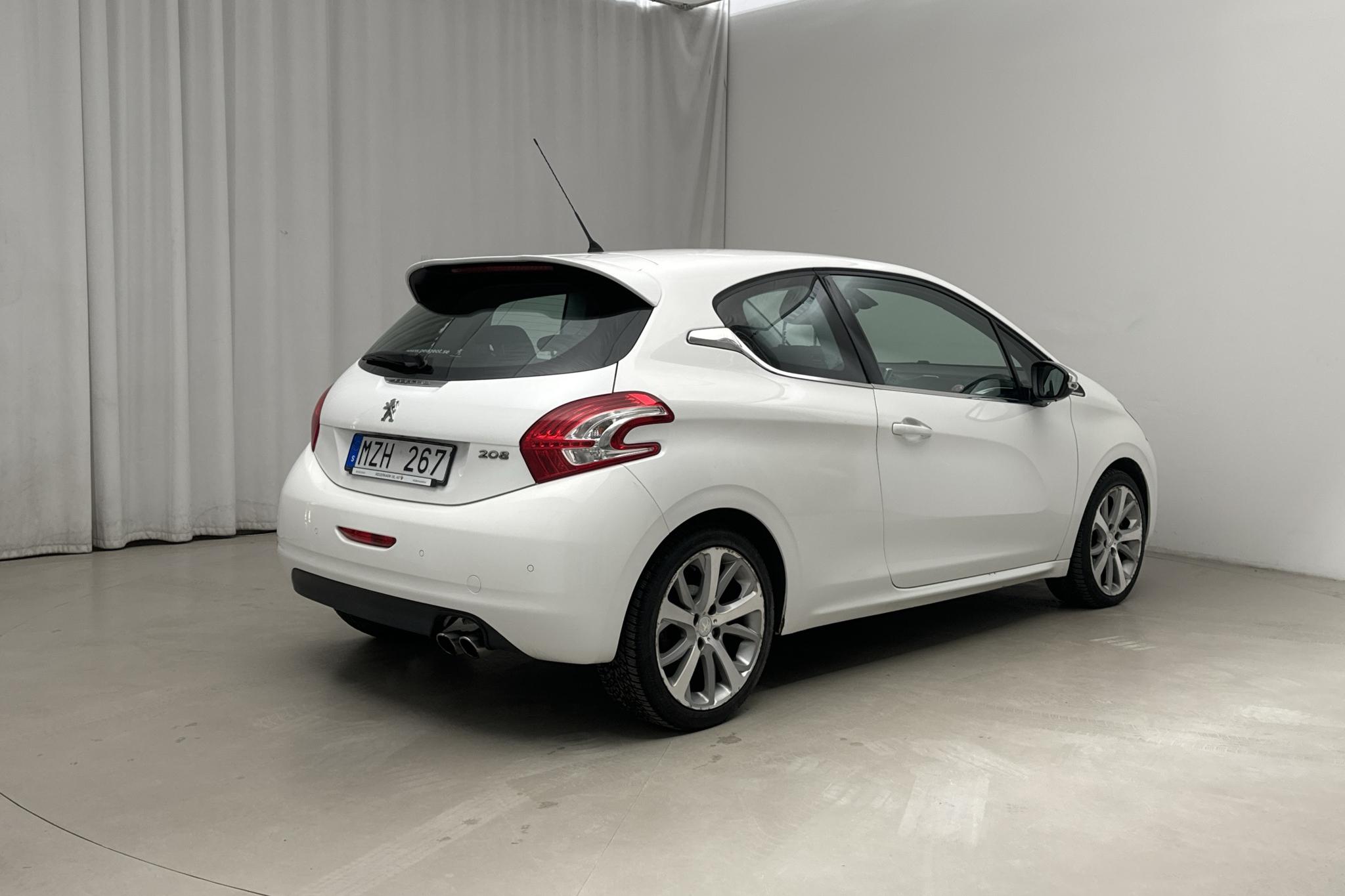 Peugeot 208 1.6 Turbo 3dr (156hk) - 61 450 km - Manuaalinen - valkoinen - 2012