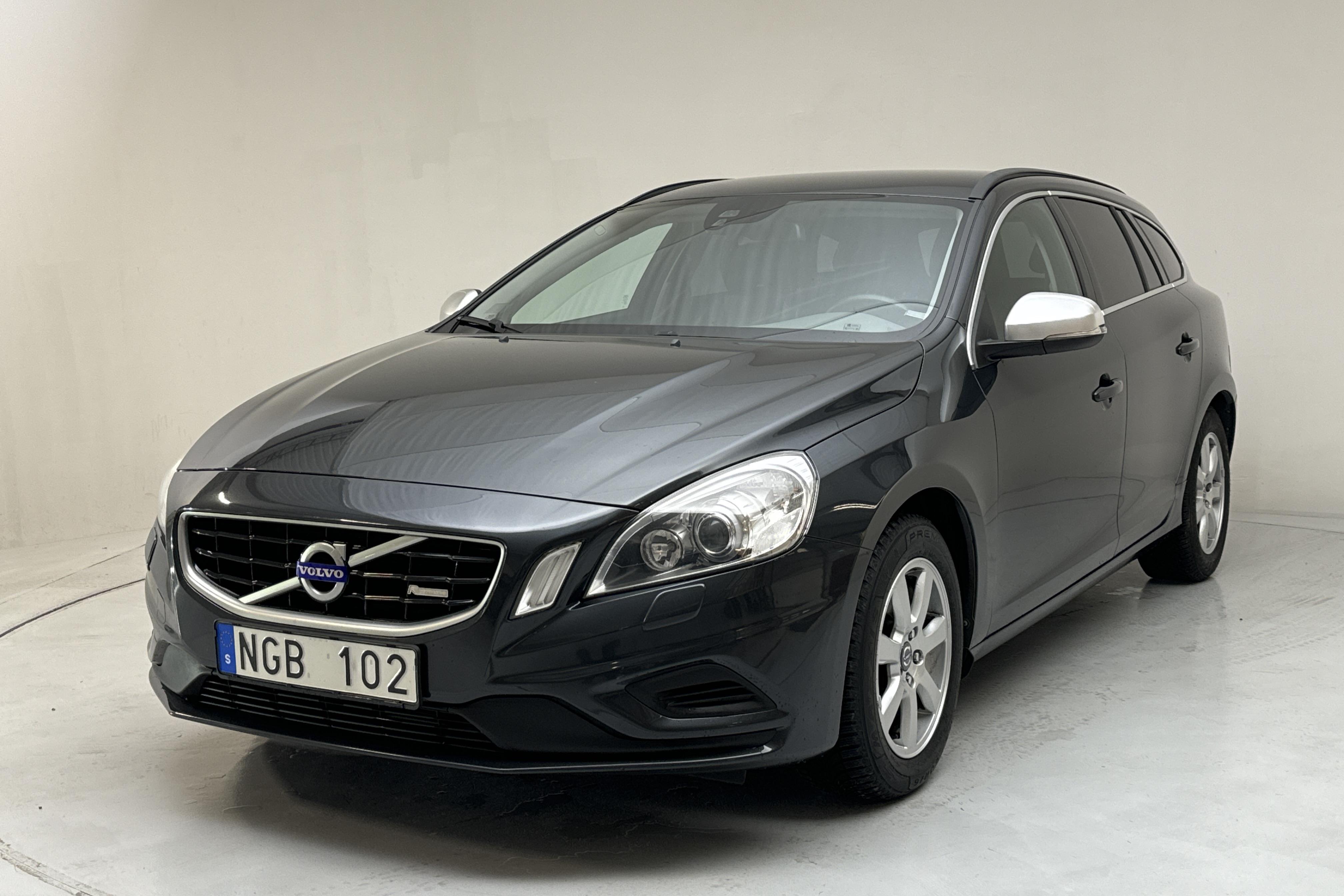 Volvo V60 T3 (150hk) - 188 140 km - Manualna - szary - 2013