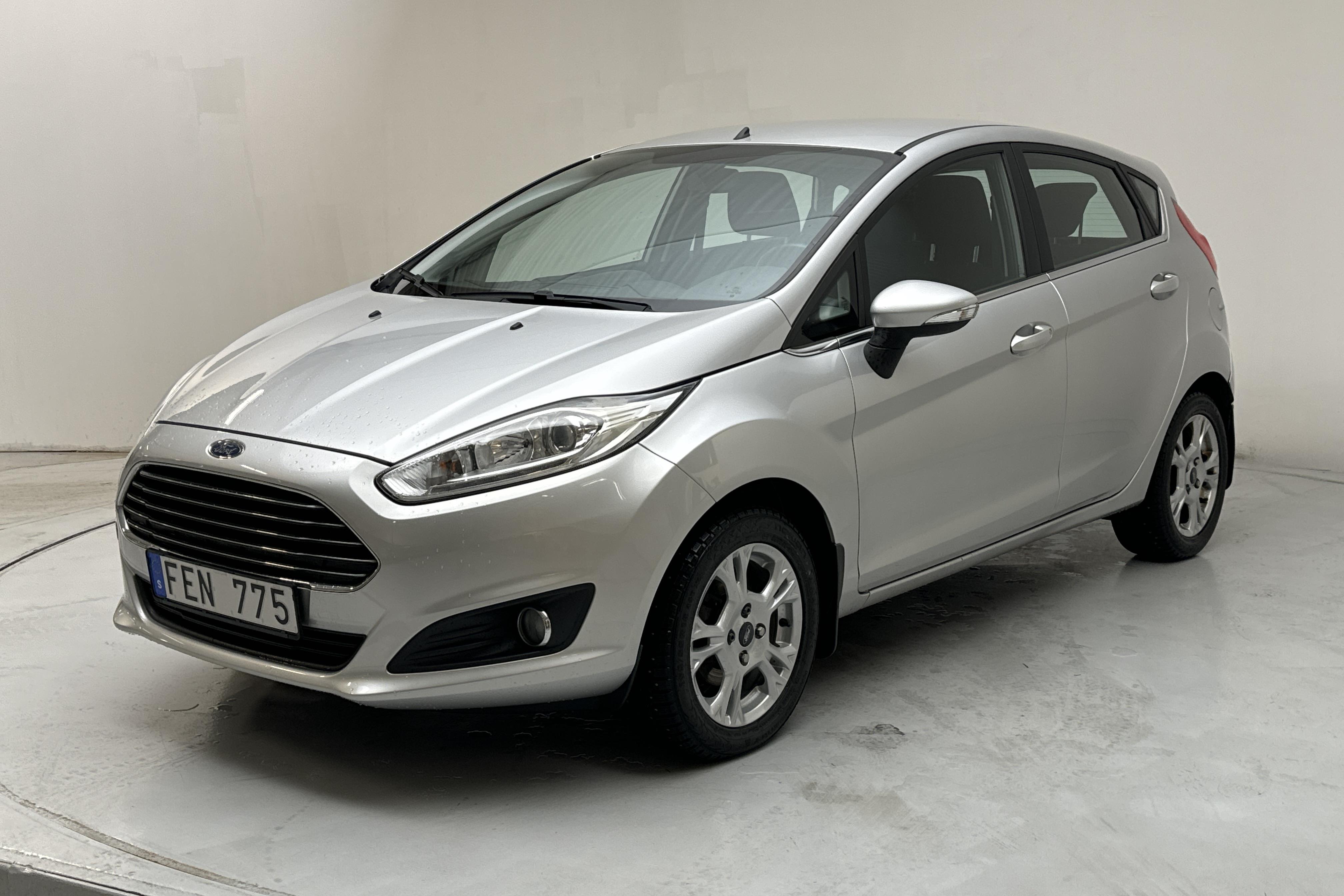 Ford Fiesta 1.0 5dr (80hk) - 110 790 km - Manual - gray - 2013