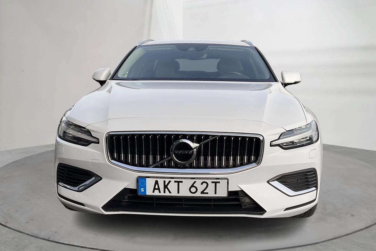 Volvo V60 T6 AWD Twin Engine (340hk) - 8 673 mil - Automat - vit - 2021