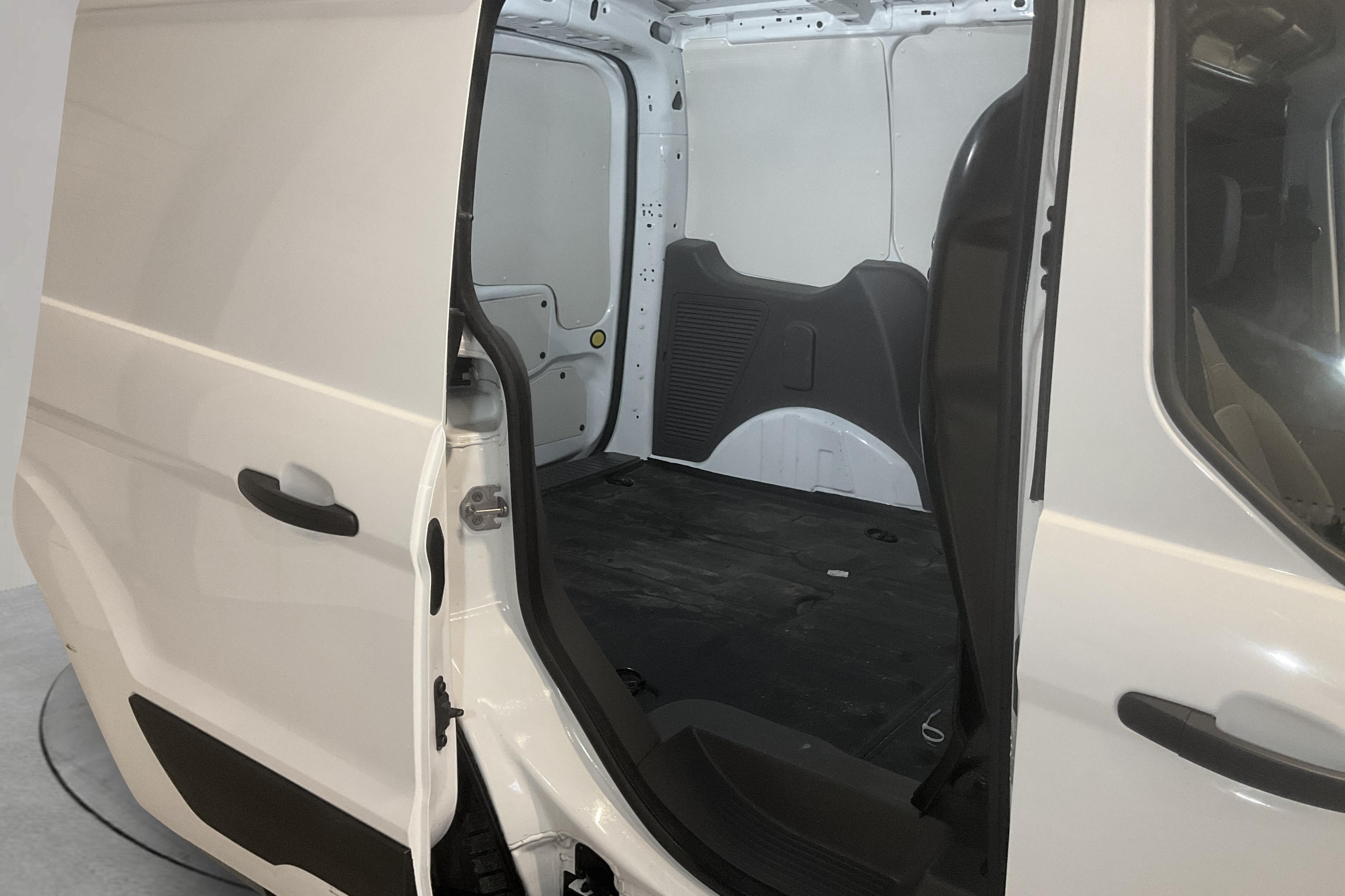 Ford Transit Connect 1.5 EcoBlue (100hk) - 64 650 km - Käsitsi - valge - 2023