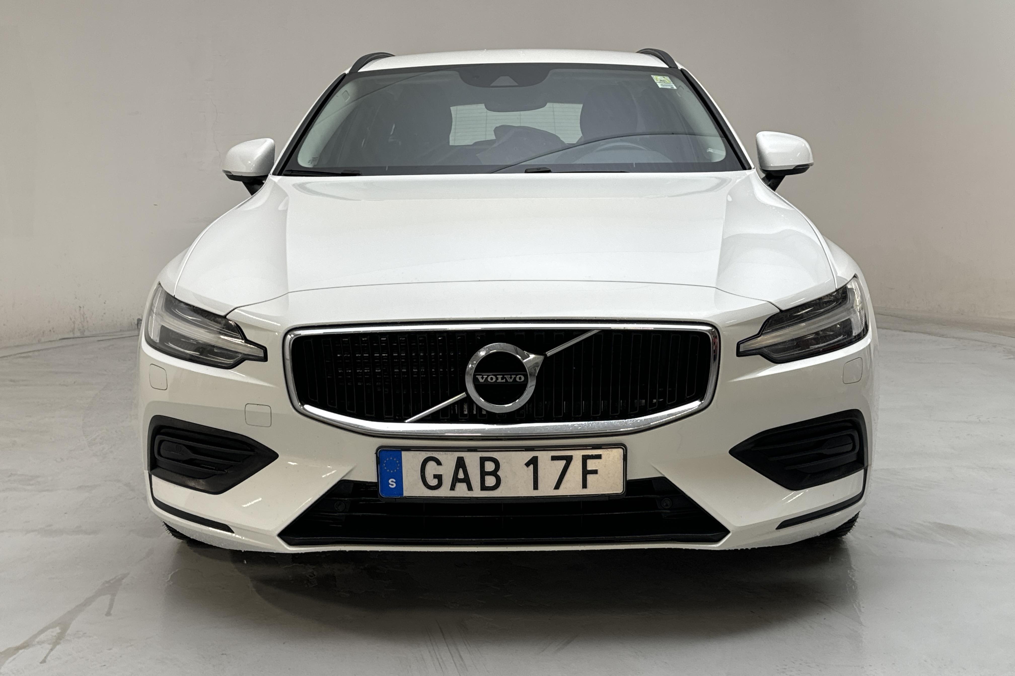 volvo Volvo V60 D3 (150hk) - 134 850 km - Automaattinen - valkoinen - 2019