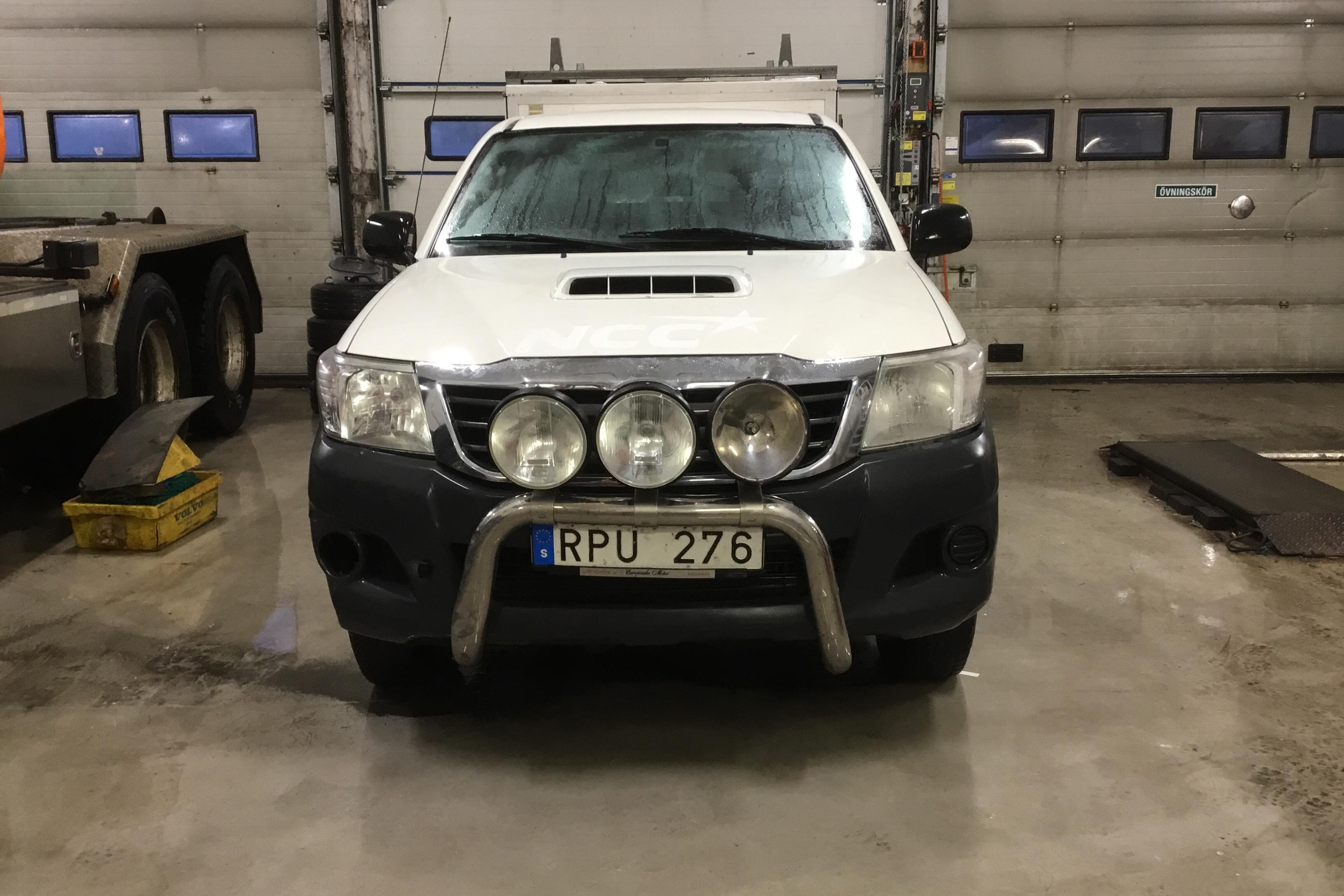 Toyota Hilux 2.5 D-4D 4WD (144hk) - 184 960 km - Manual - white - 2013