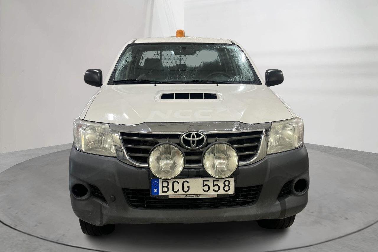 Toyota Hilux 2.5 D-4D 4WD (144hk) - 150 820 km - Manuaalinen - valkoinen - 2013